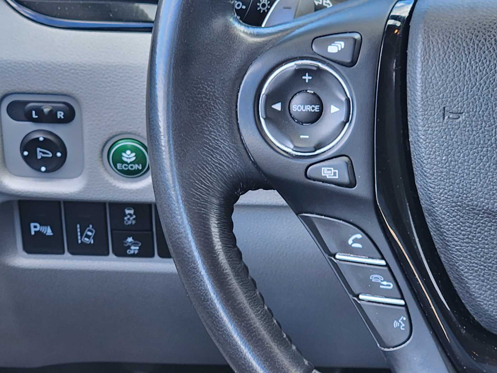 Thumbnail: 2018 Honda Pilot - 34