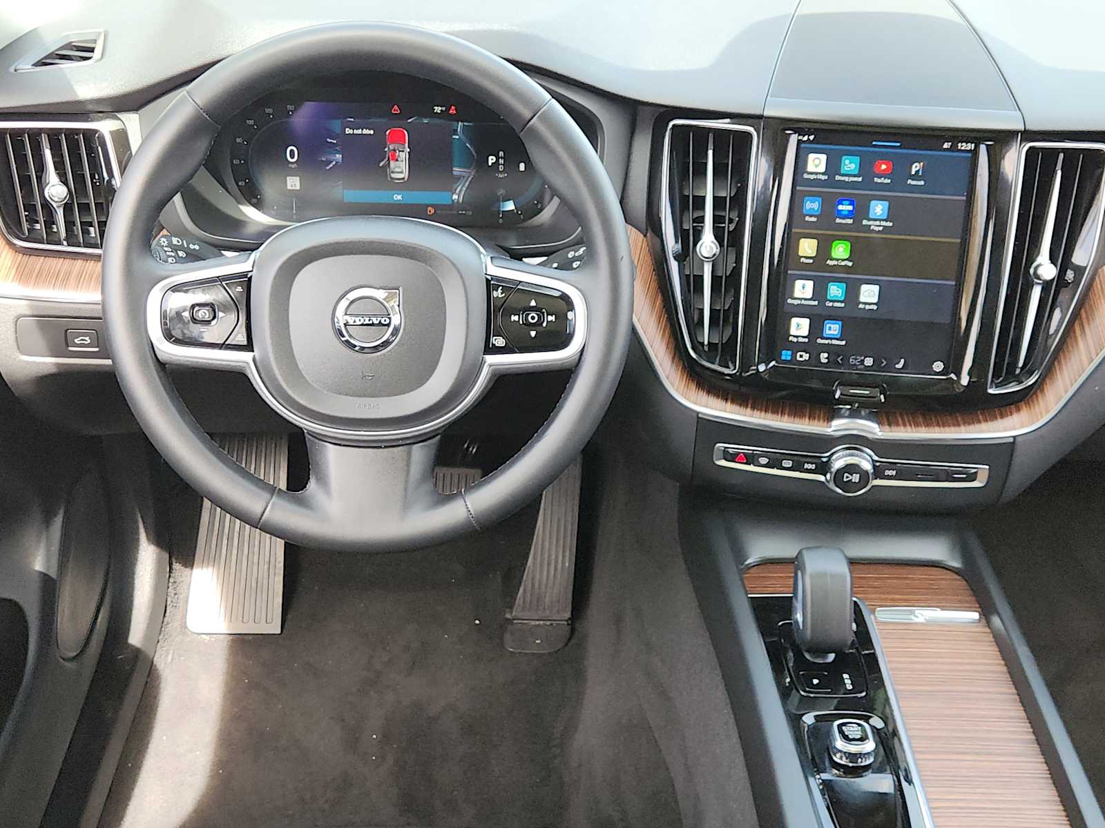 Thumbnail: 2023 Volvo XC60 - 15