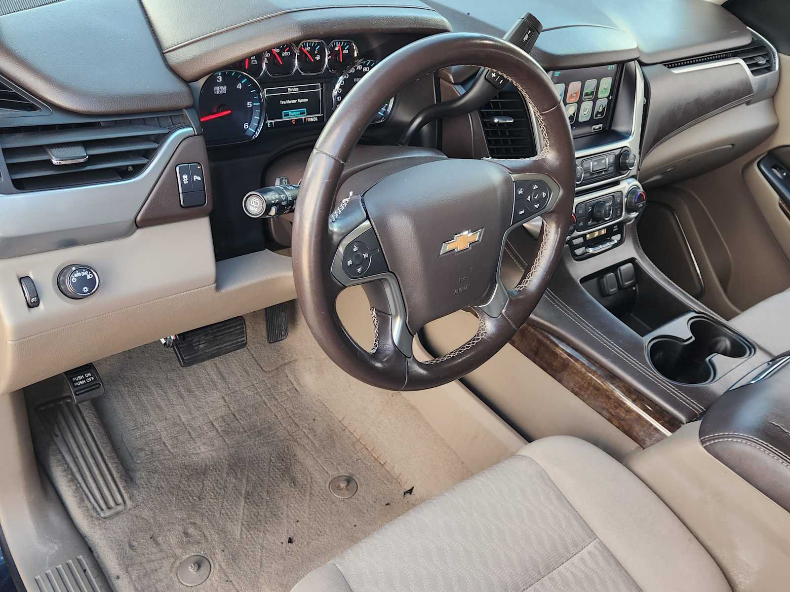 Thumbnail: 2019 Chevrolet Tahoe - 2