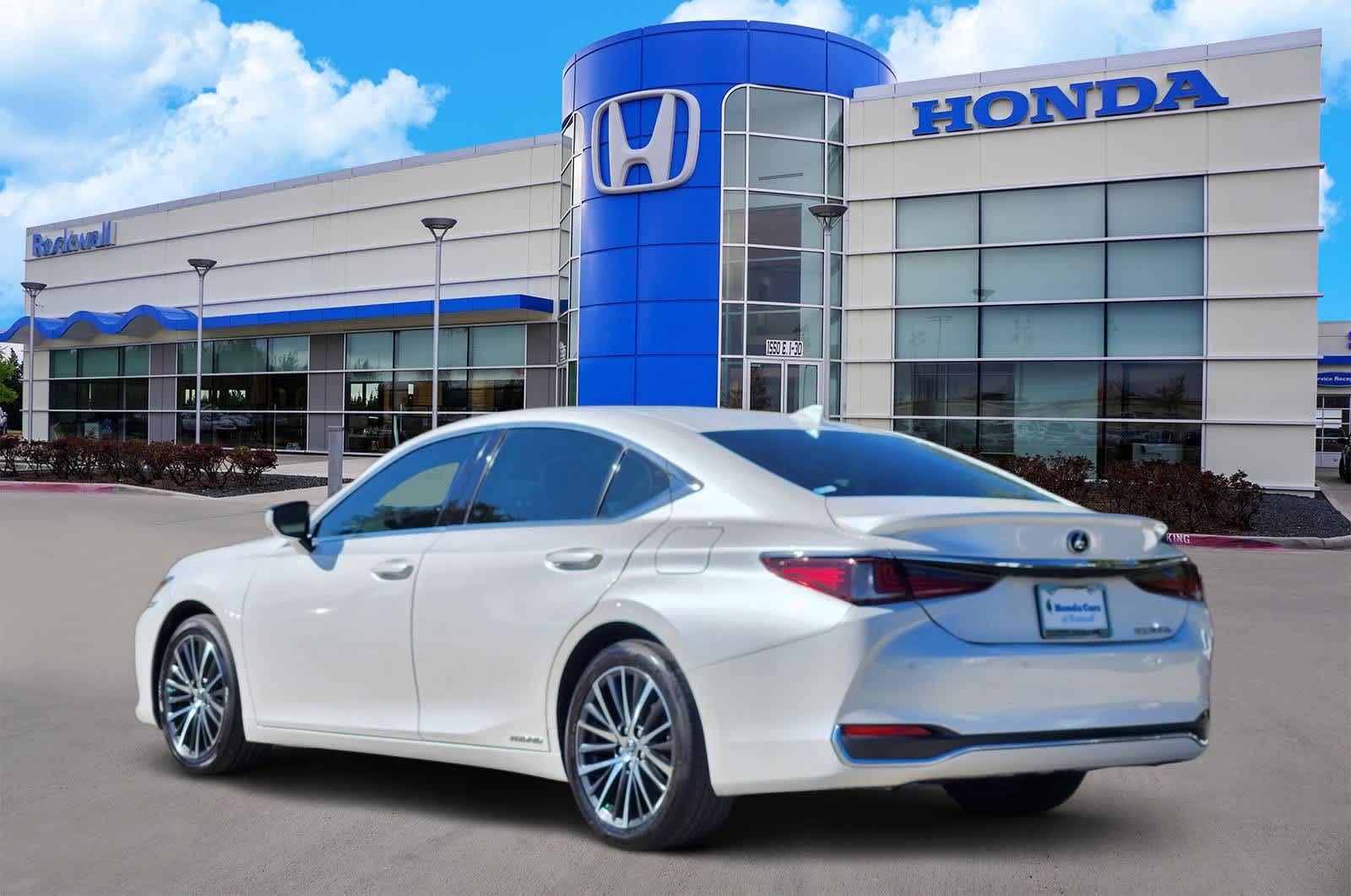 Thumbnail: 2022 Lexus ES - 4