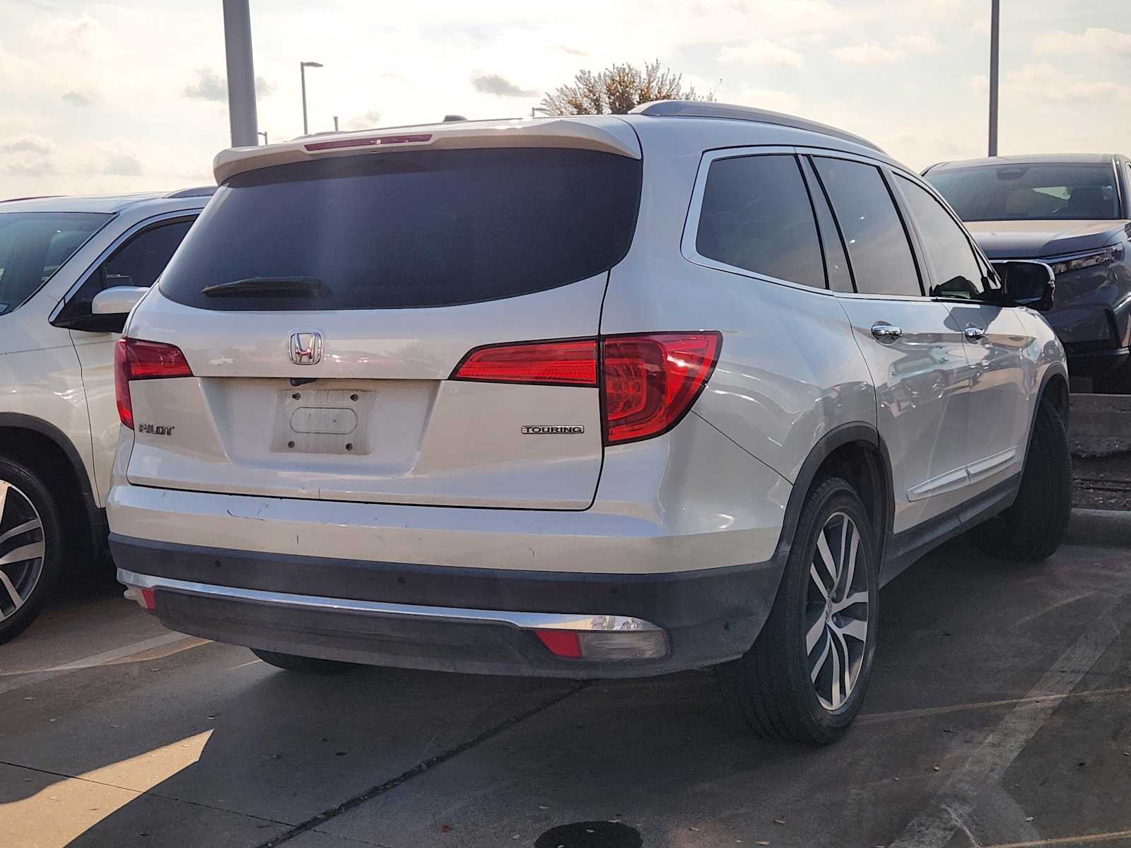 2016 Honda Pilot Touring photo 4