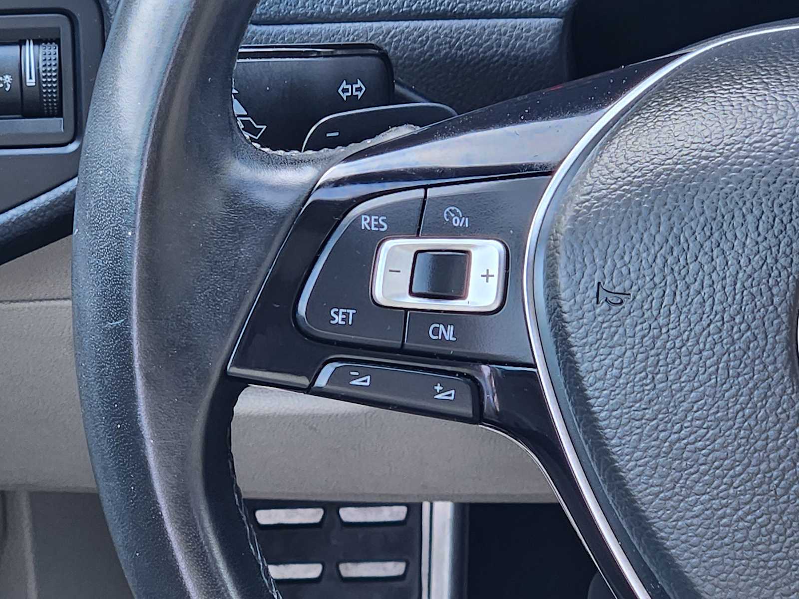 Thumbnail: 2017 Volkswagen Golf - 31