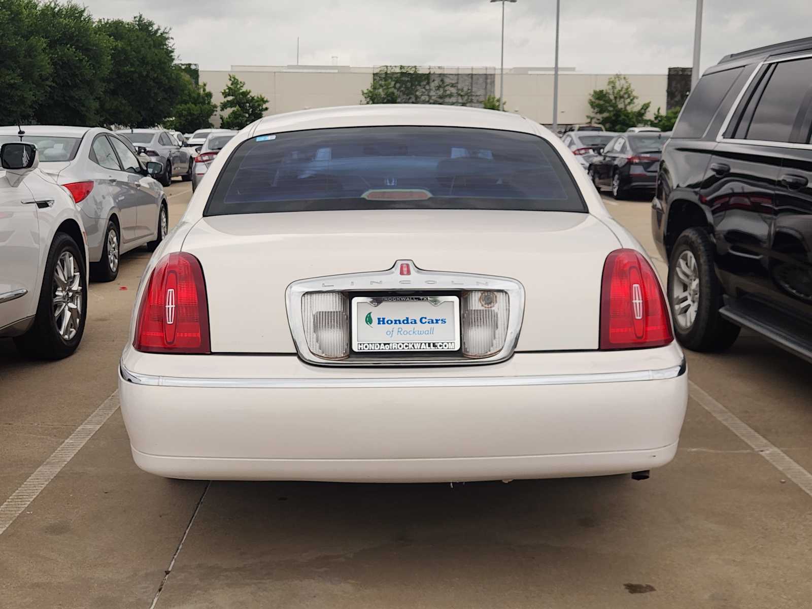 Thumbnail: 2001 Lincoln Town Car - 5