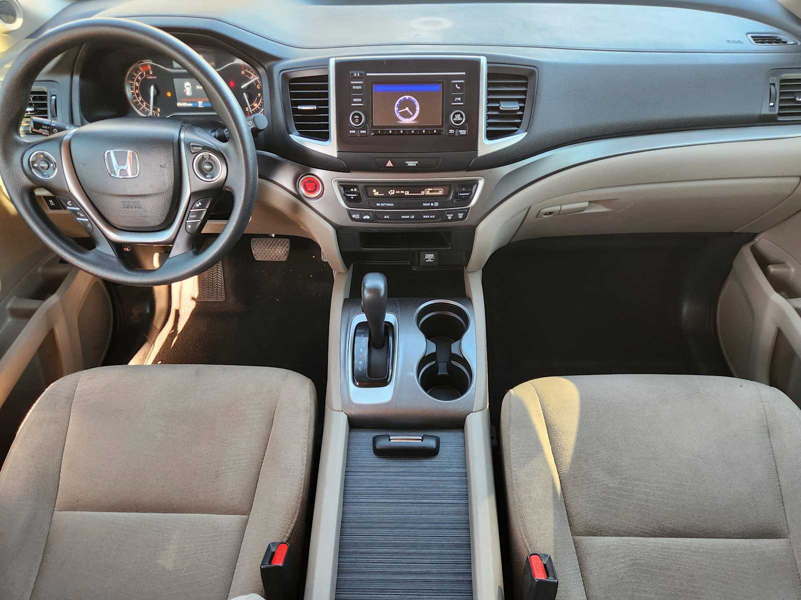 Thumbnail: 2017 Honda Pilot - 10