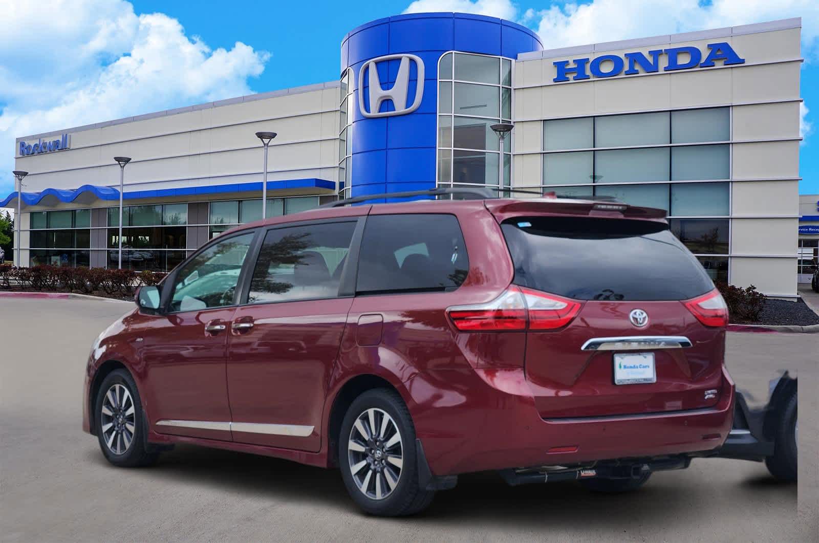 2019 Toyota Sienna Limited Premium photo 4