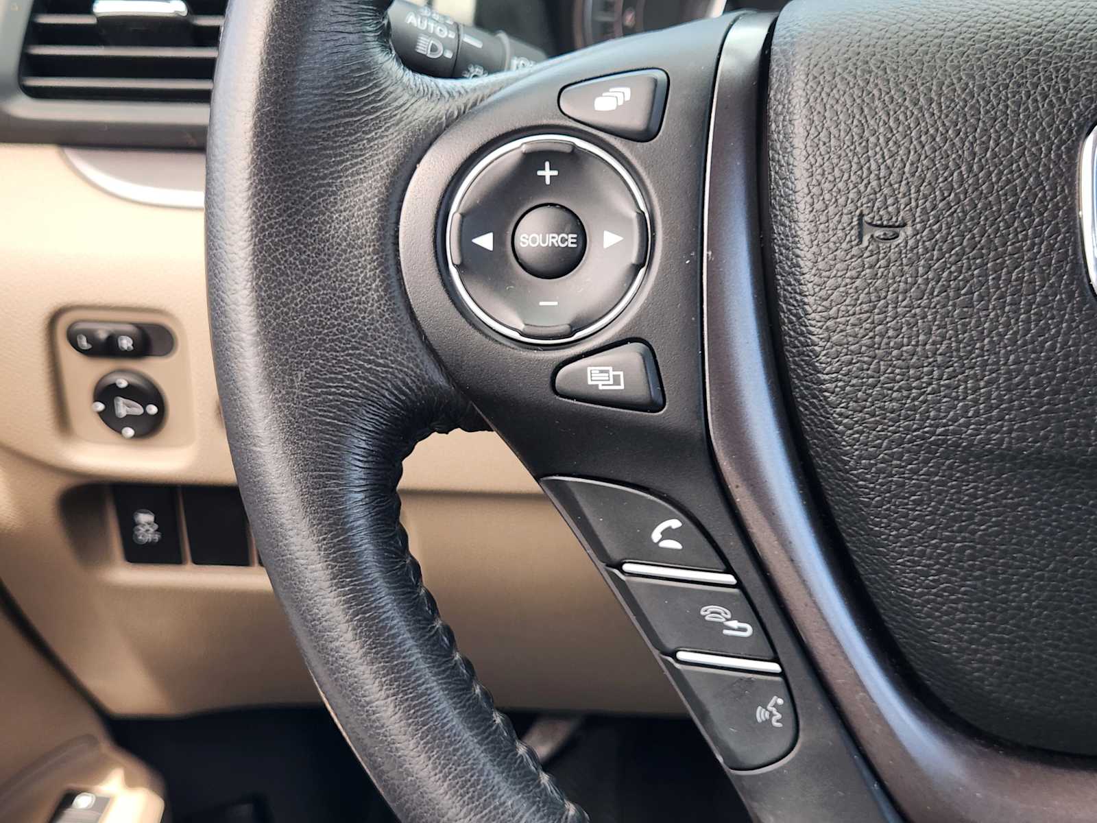 Thumbnail: 2016 Honda Pilot - 33