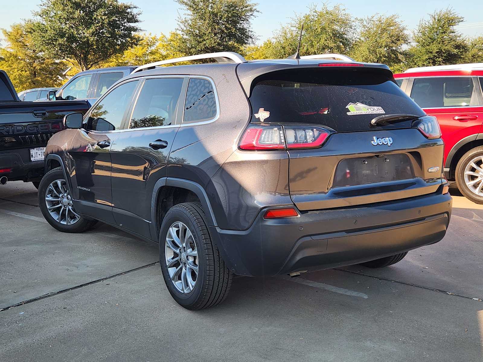 Thumbnail: 2020 Jeep Cherokee - 6