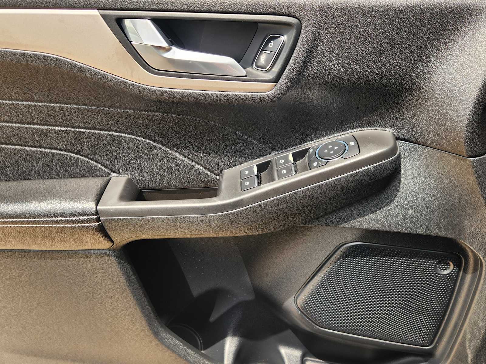 Thumbnail: 2021 Ford Escape - 29