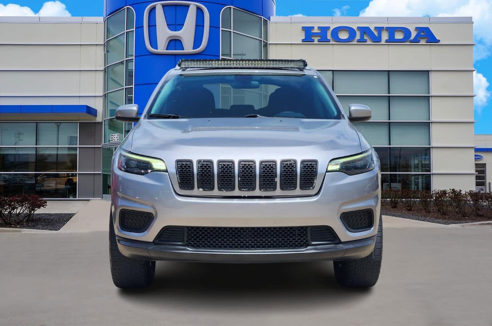 Thumbnail: 2020 Jeep Cherokee - 6