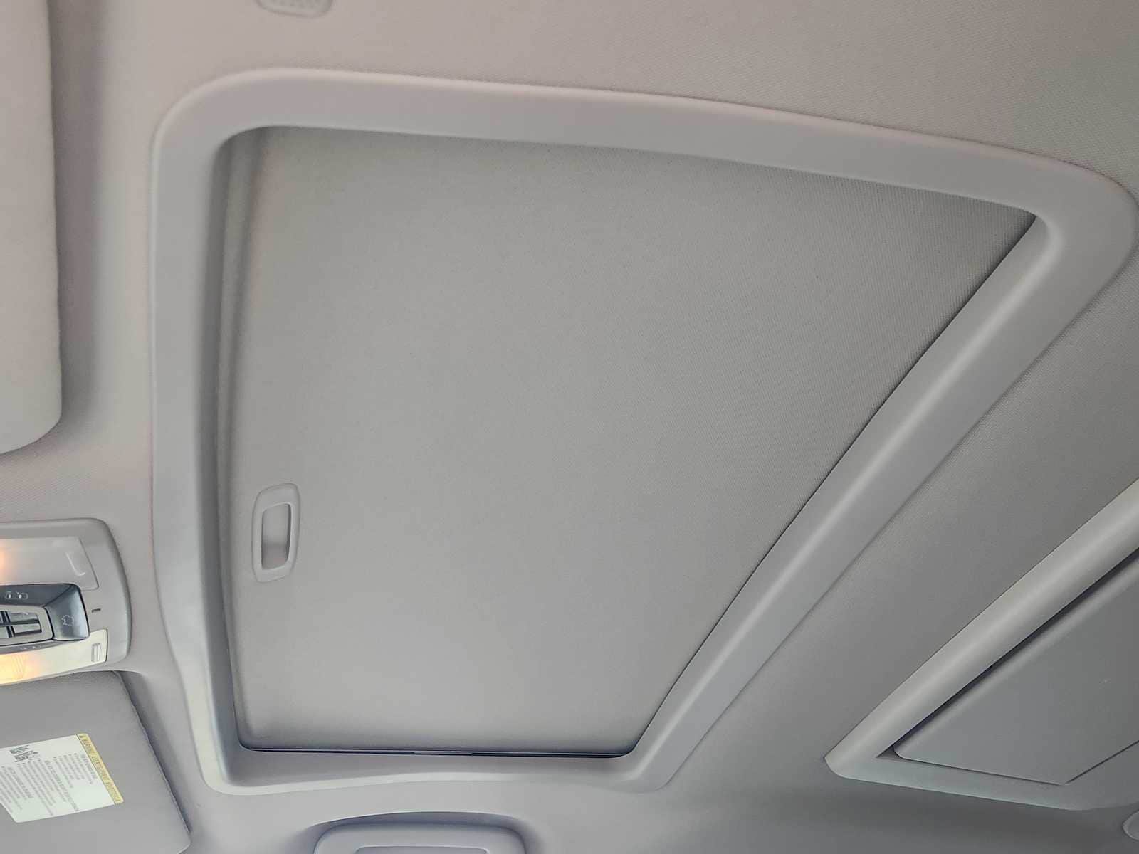 Thumbnail: 2019 Toyota Sienna - 32