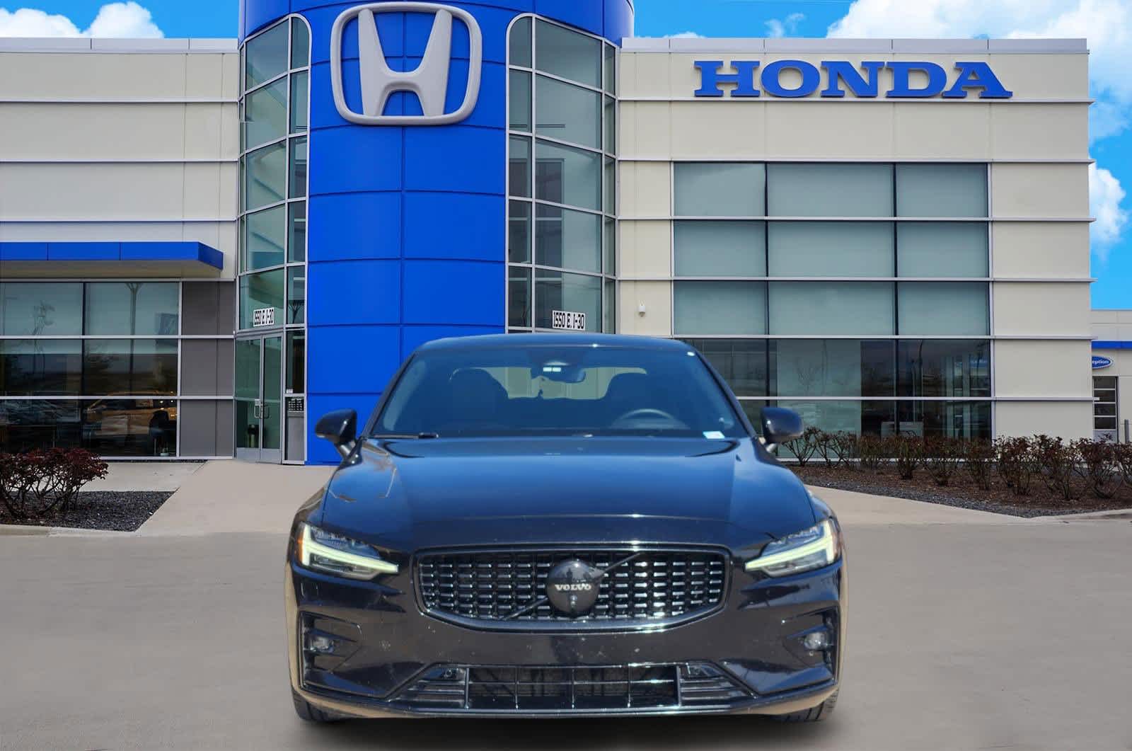 Thumbnail: 2024 Volvo S60 - 6