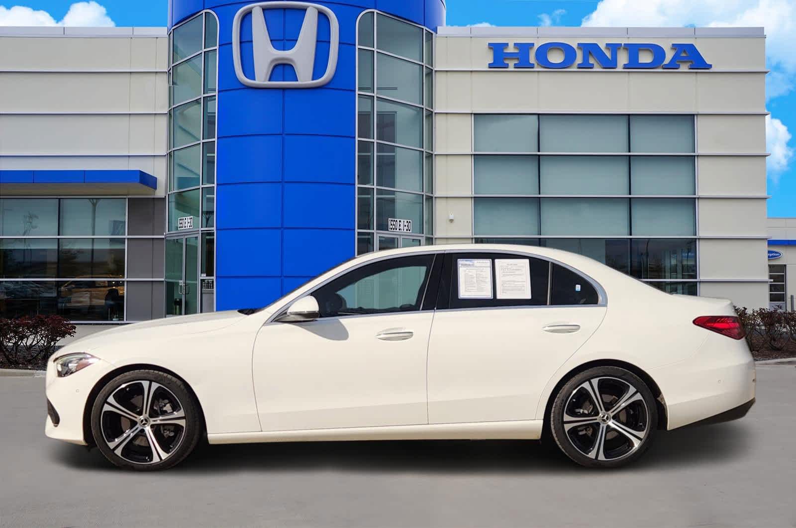 Thumbnail: 2024 Mercedes-Benz C-Class - 3