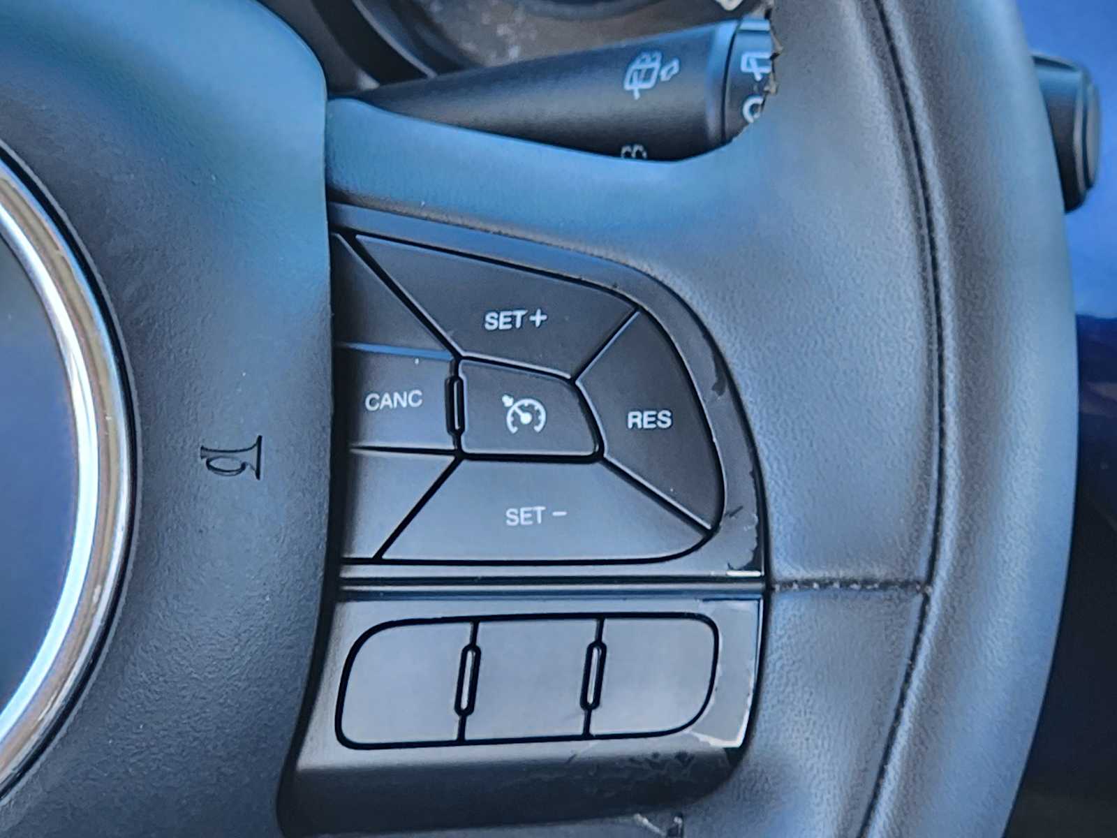 Thumbnail: 2018 Fiat 500X - 33