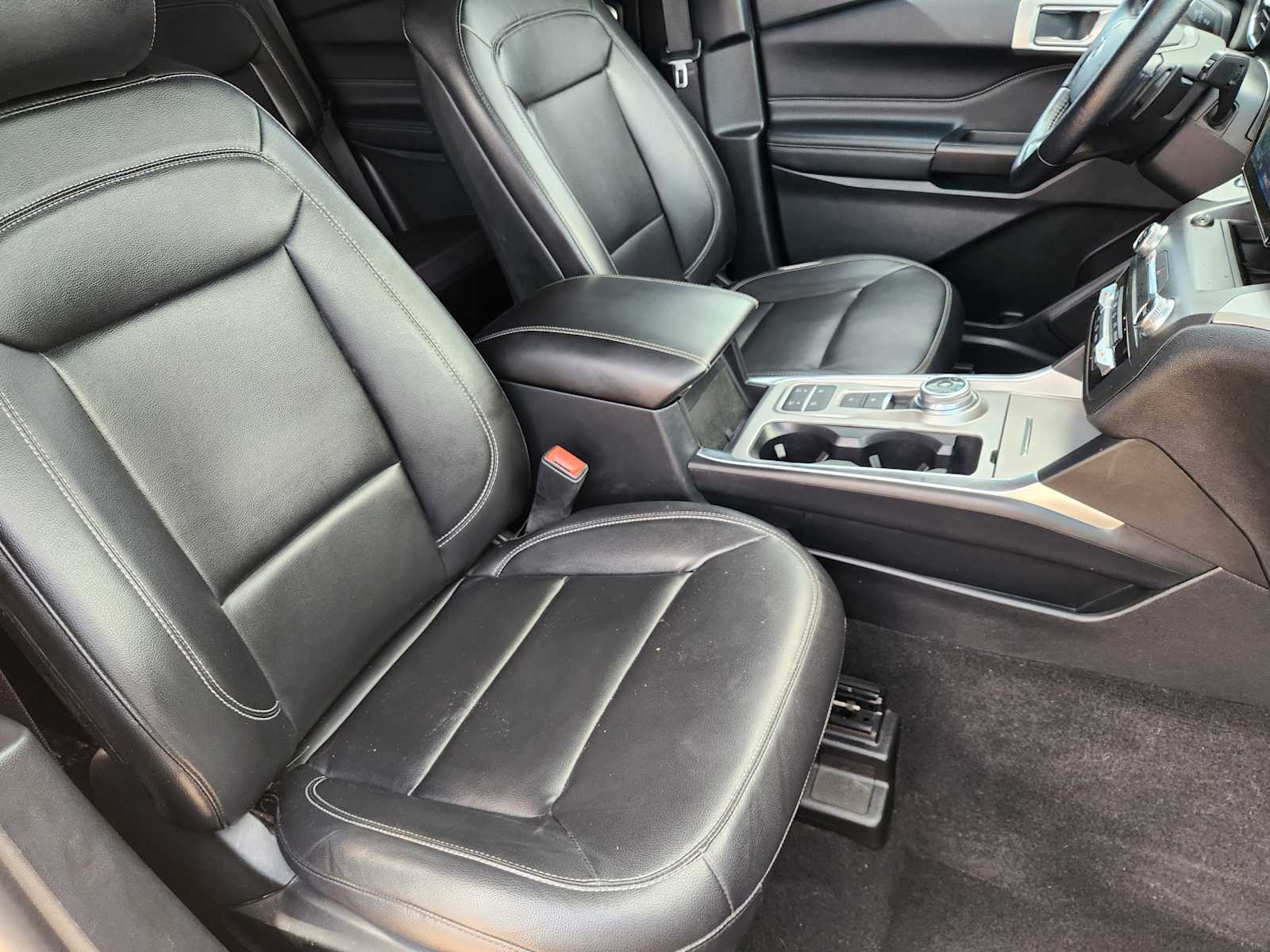 Thumbnail: 2020 Ford Explorer - 15