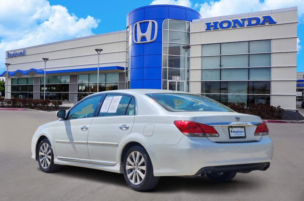 Used 2012 Toyota Avalon Limited Sedan