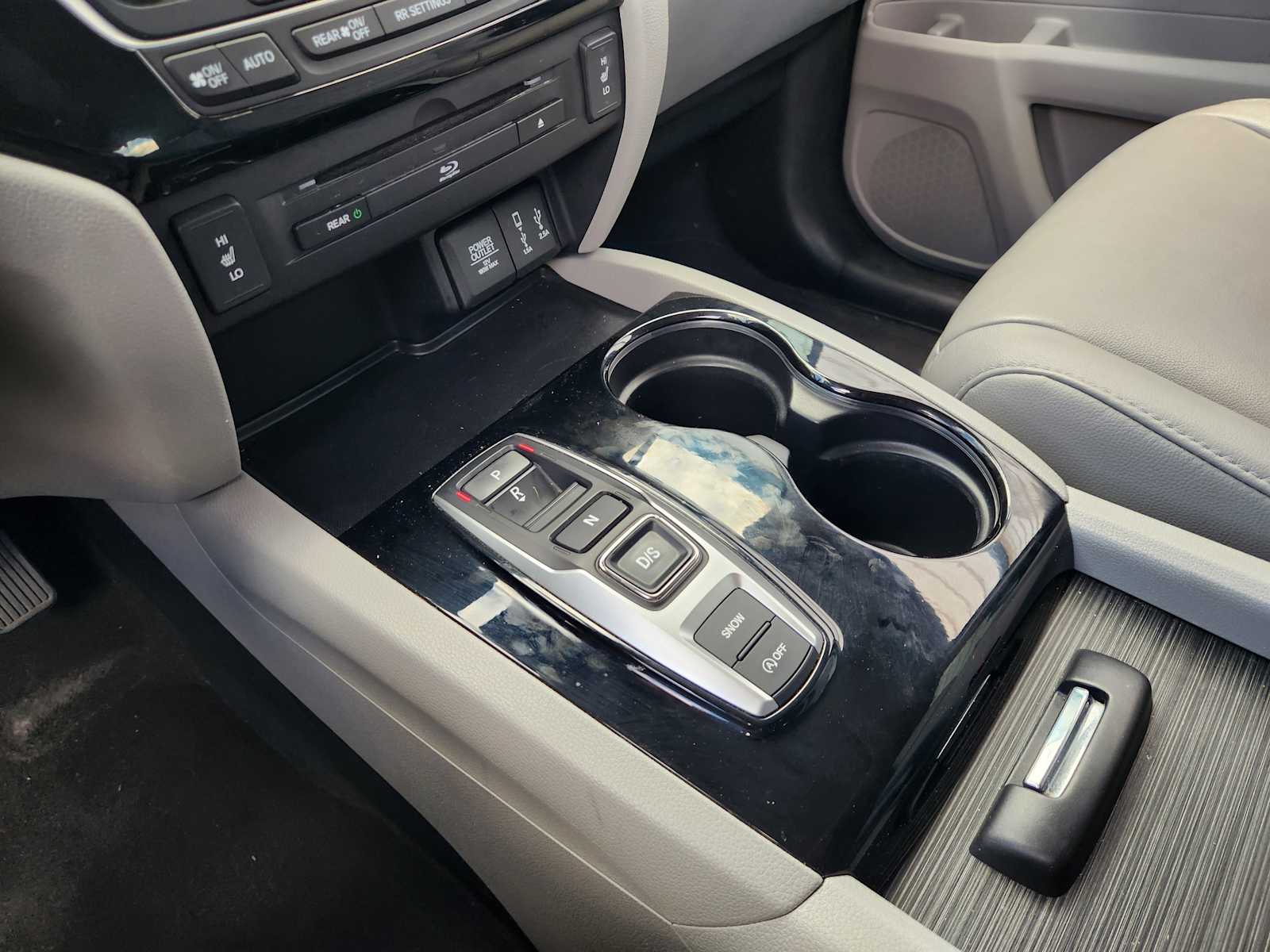 Thumbnail: 2018 Honda Pilot - 18