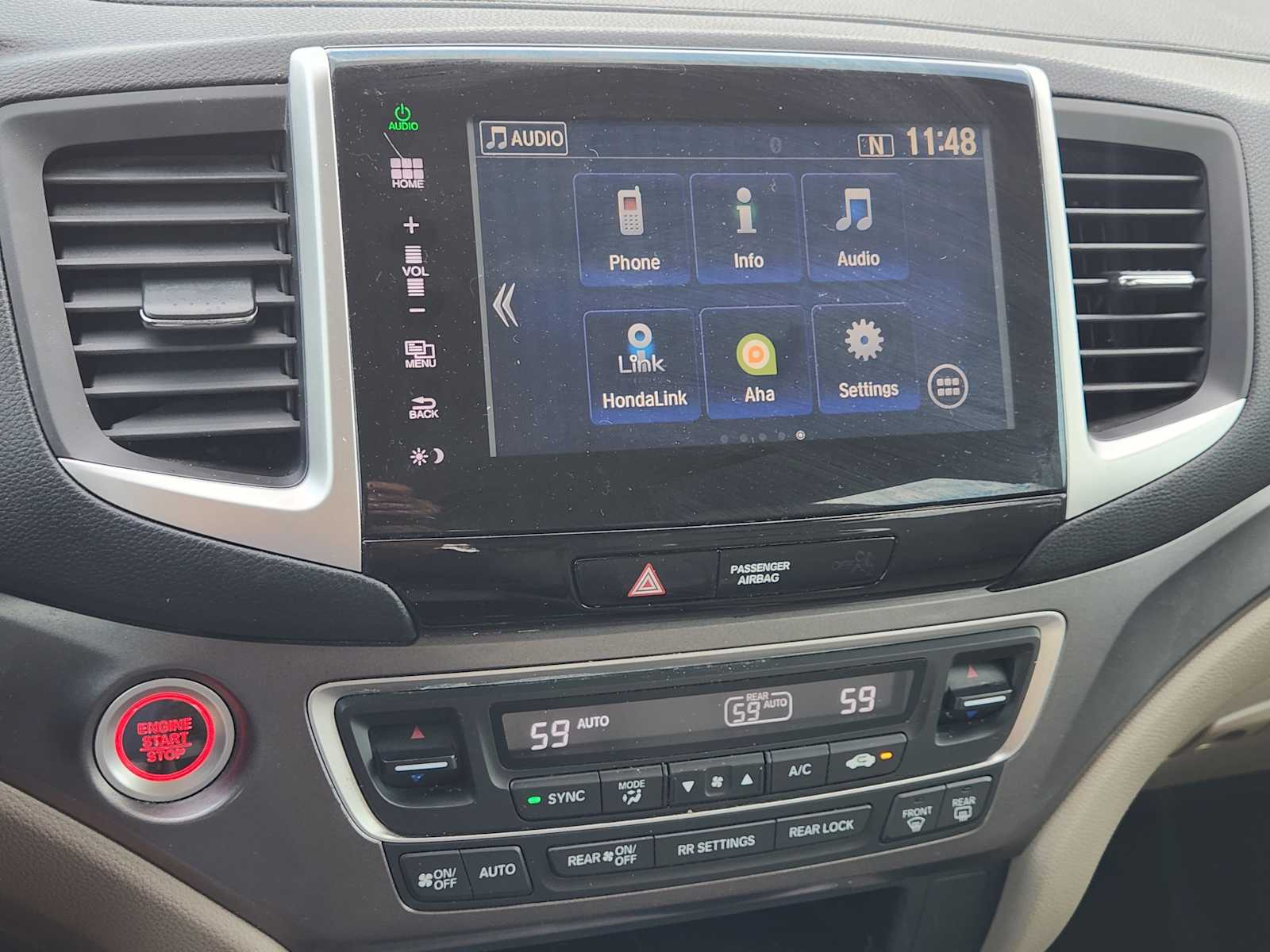 Thumbnail: 2016 Honda Pilot - 17