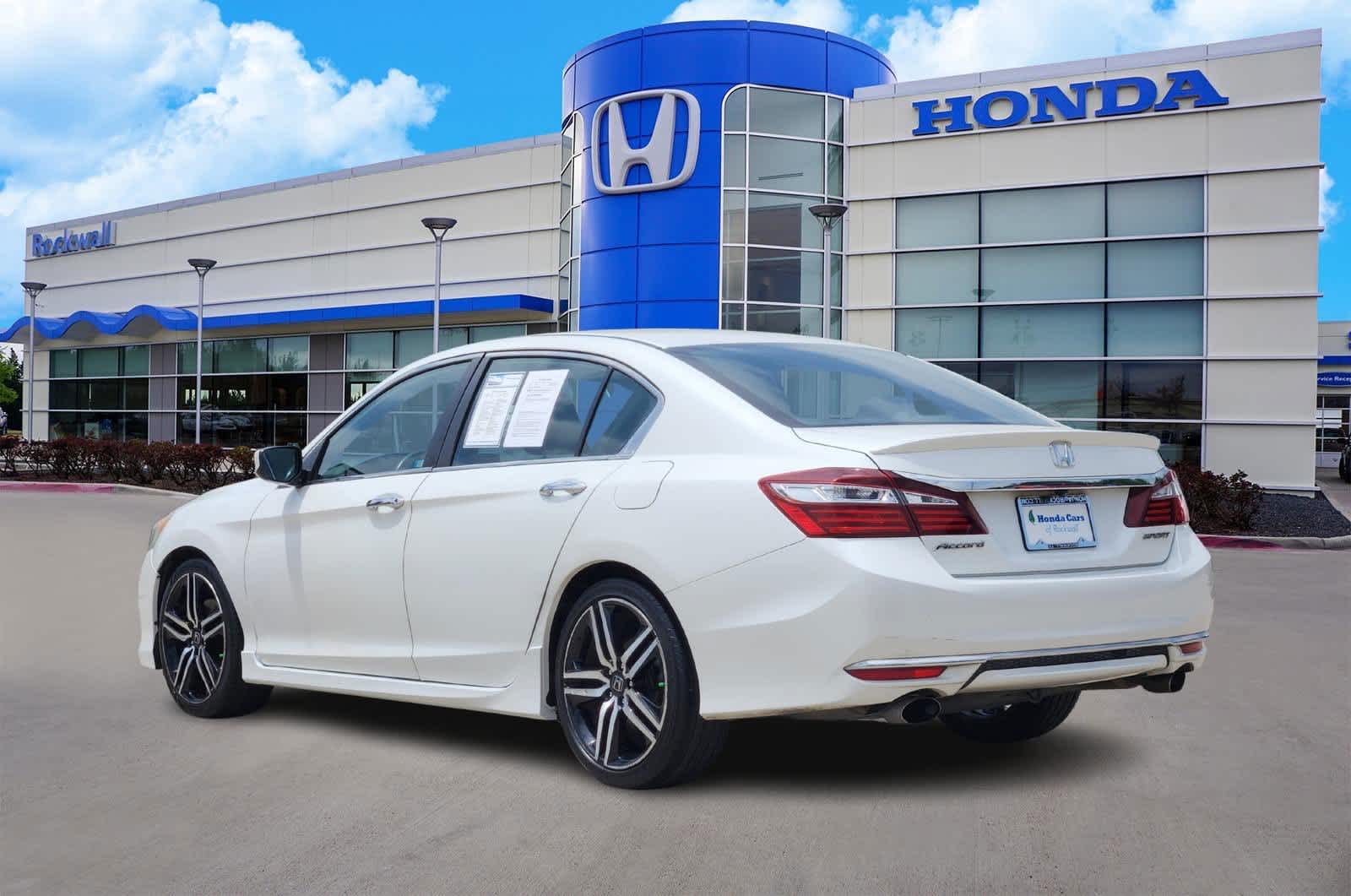 2017 Honda Accord Sport photo 4