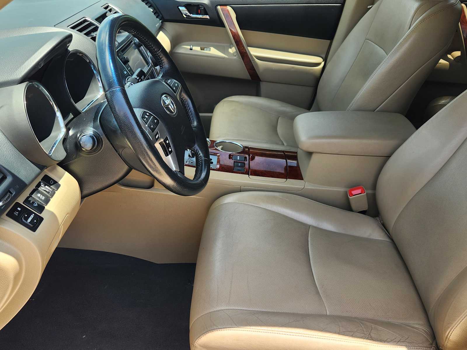 Thumbnail: 2013 Toyota Highlander - 11