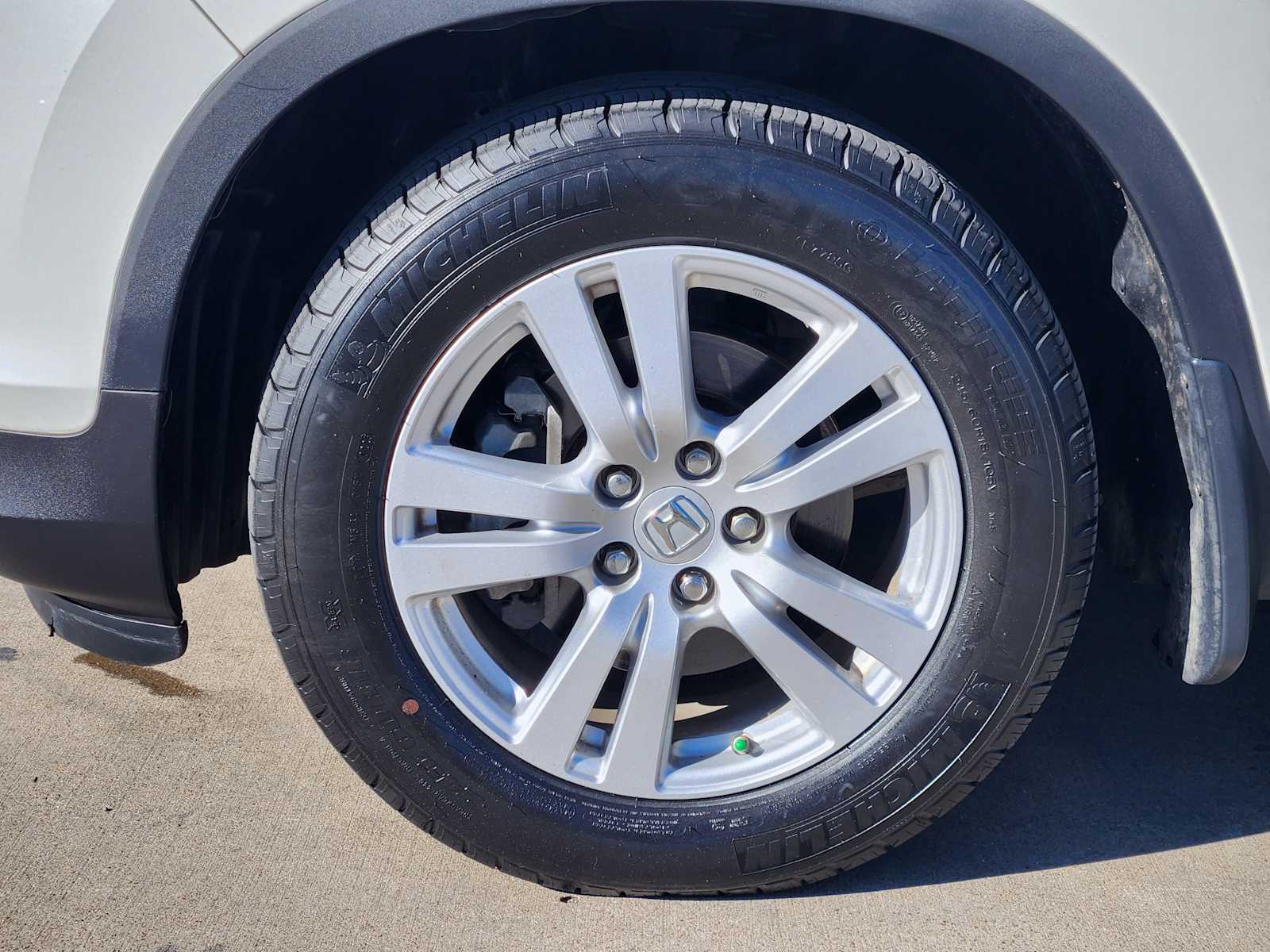 Thumbnail: 2017 Honda Pilot - 23