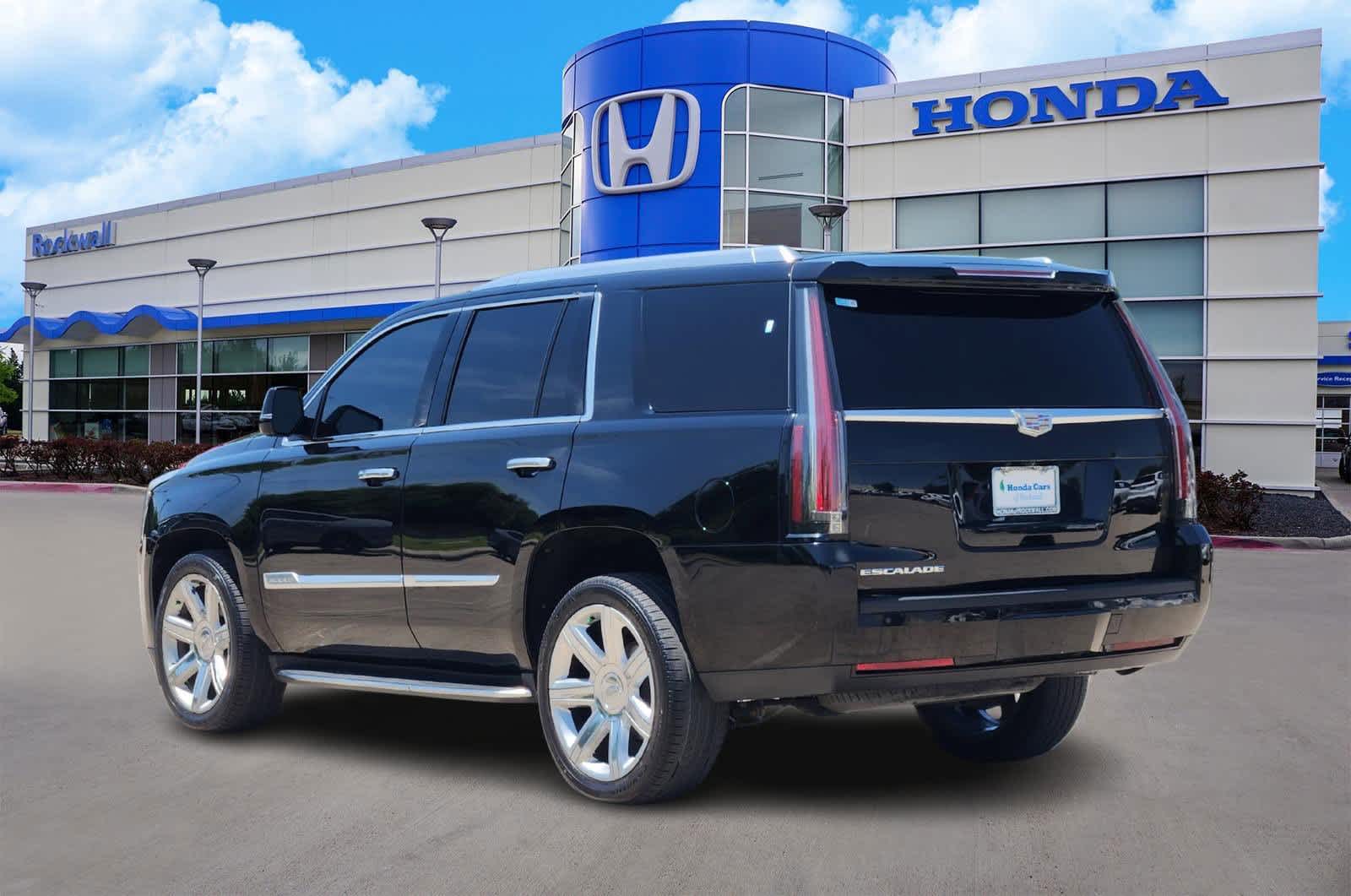 Thumbnail: 2016 Cadillac Escalade - 4
