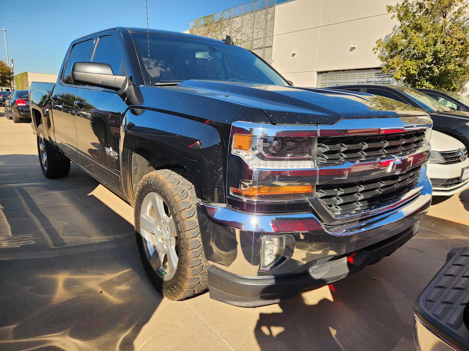 Thumbnail: 2018 Chevrolet Silverado 1500 - 3