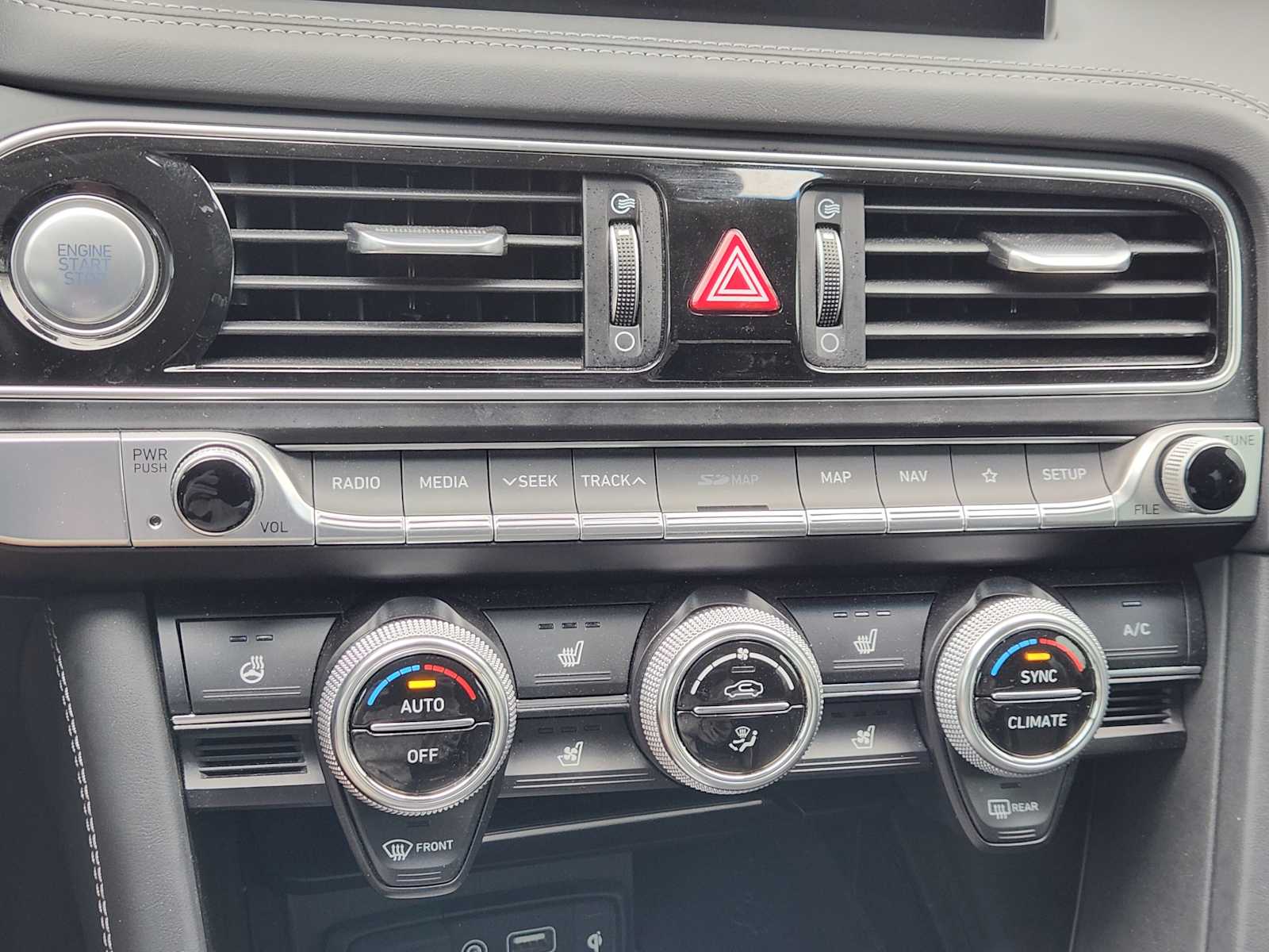 Thumbnail: 2021 Genesis G70 - 25