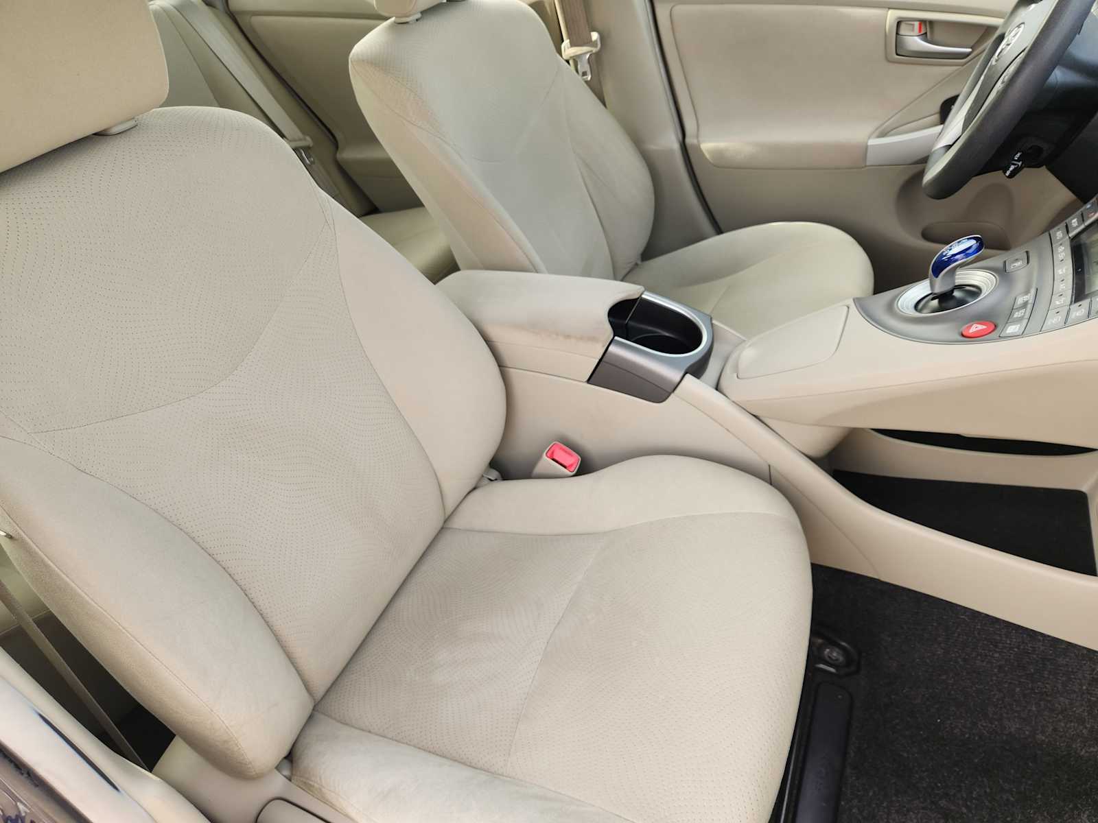 Thumbnail: 2013 Toyota Prius - 14