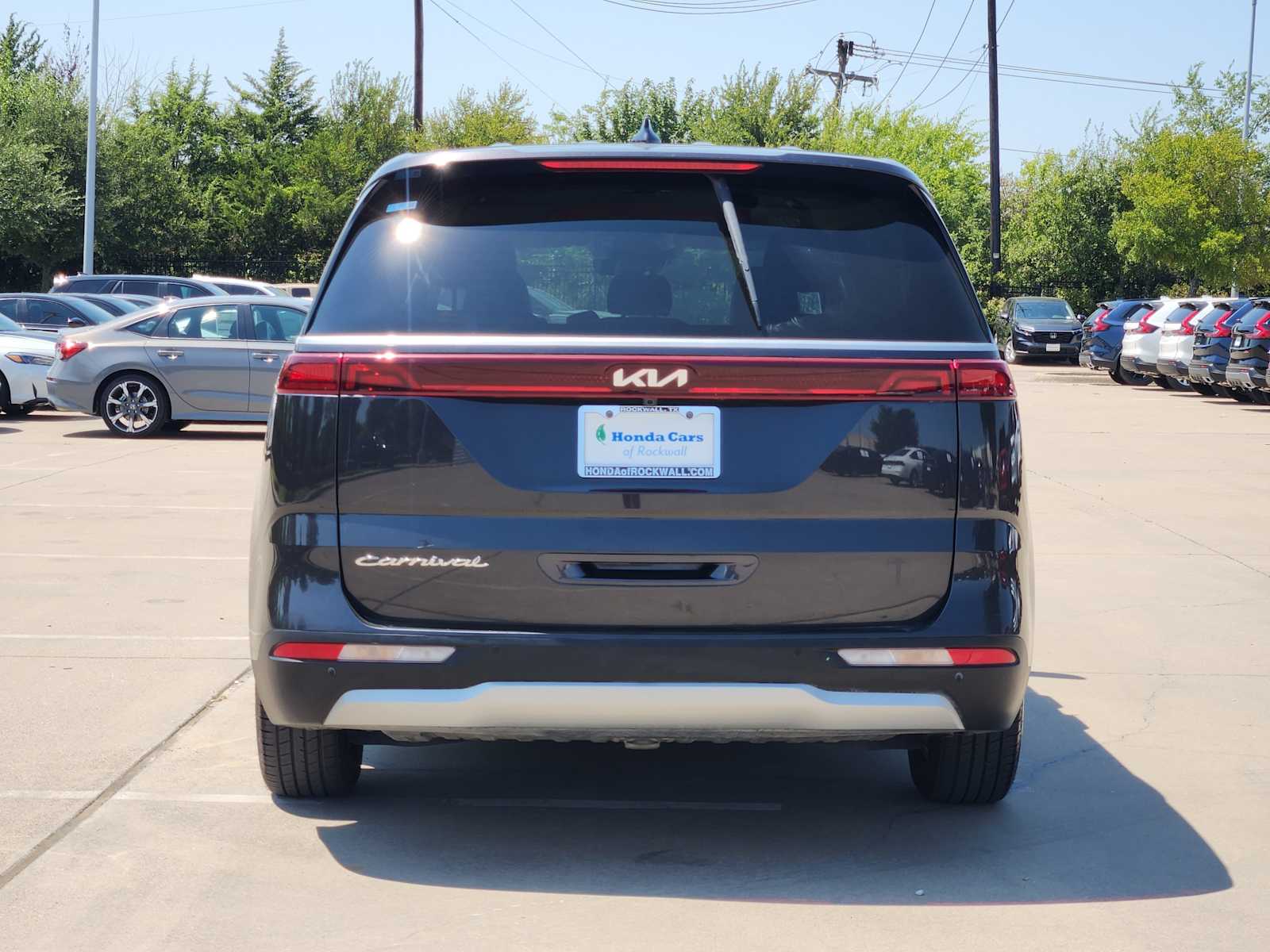 Thumbnail: 2022 Kia Carnival - 5
