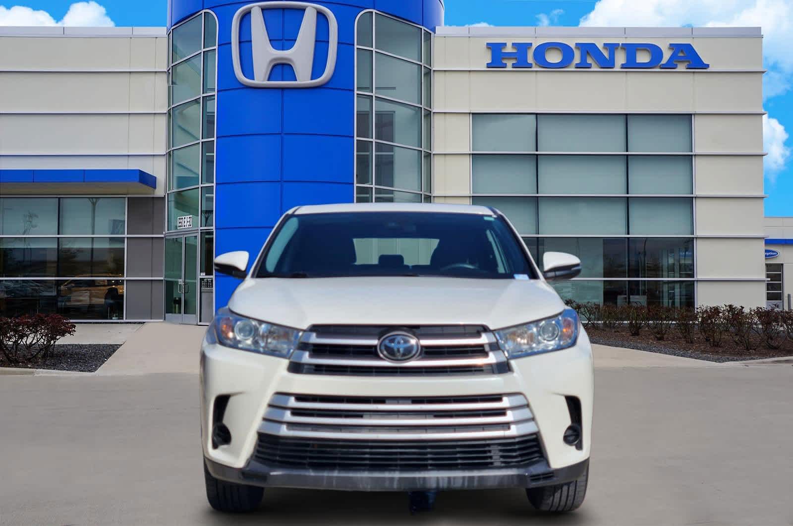 Thumbnail: 2019 Toyota Highlander - 6