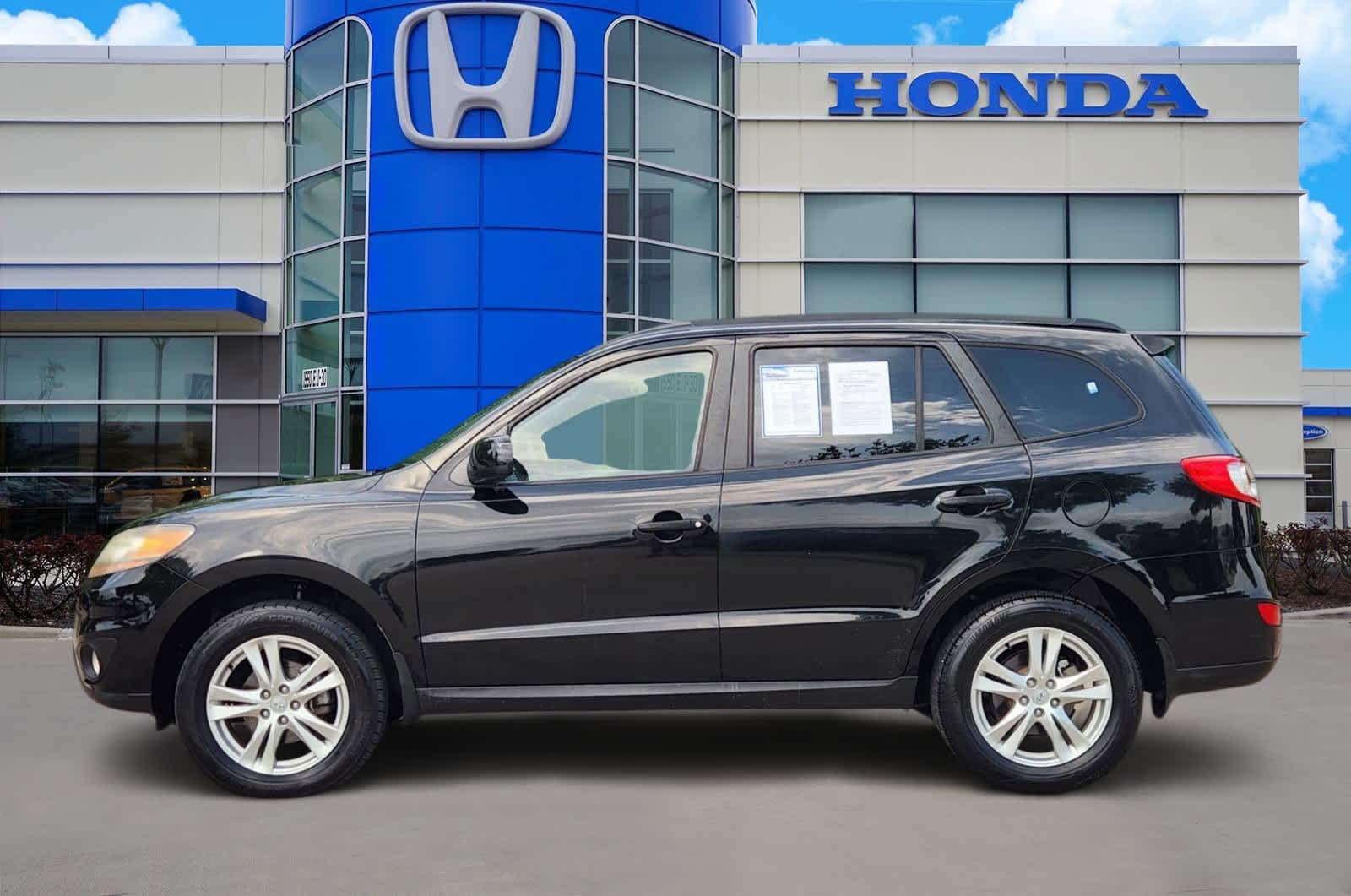 Thumbnail: 2010 Hyundai Santa Fe - 3
