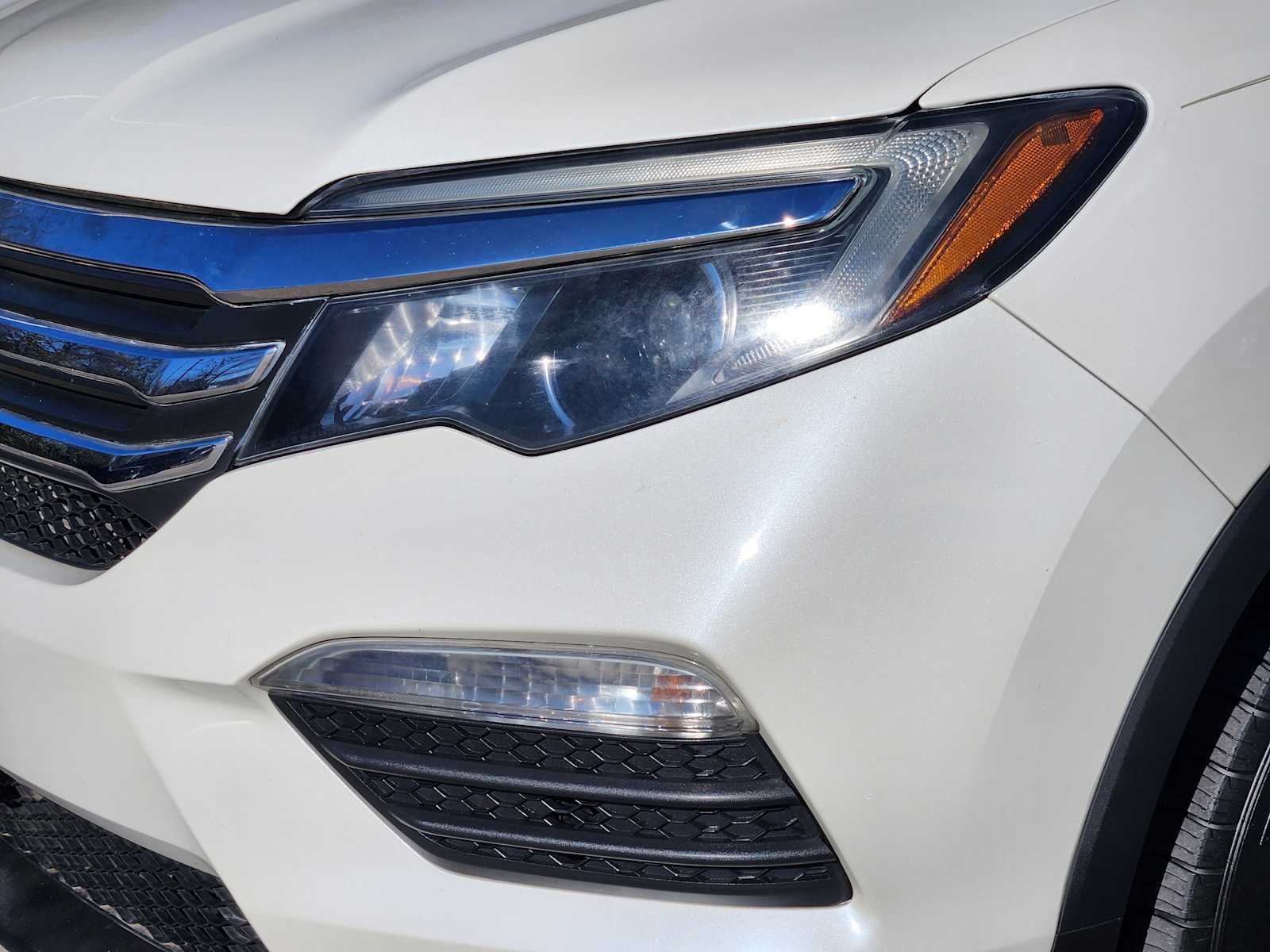 Thumbnail: 2017 Honda Pilot - 24