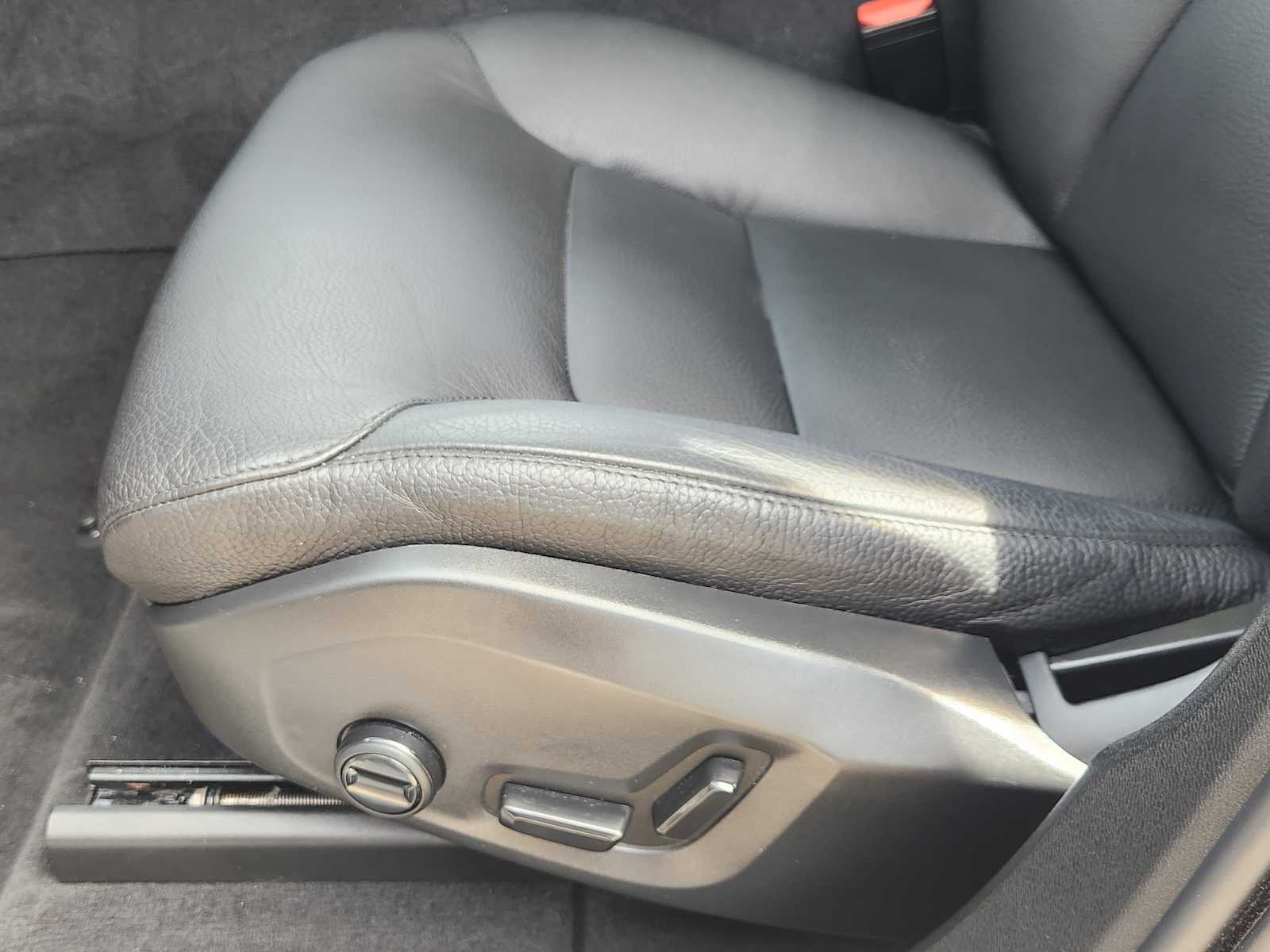 Thumbnail: 2023 Volvo XC60 - 30