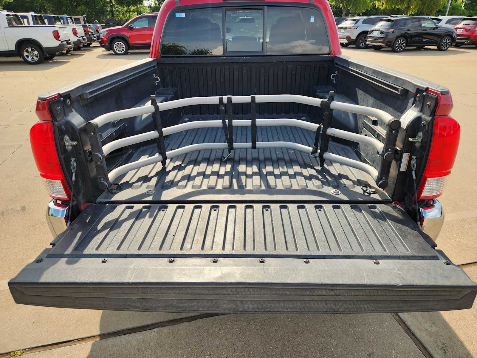 Thumbnail: 2016 Toyota Tacoma - 19