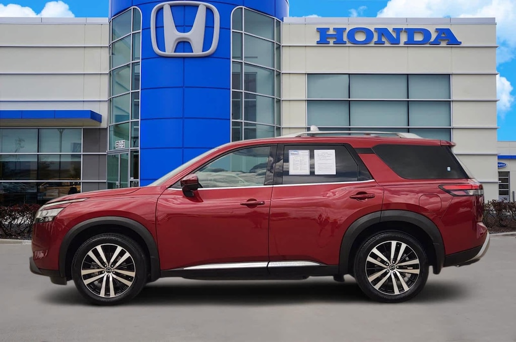 Used 2024 Nissan Pathfinder Platinum SUV