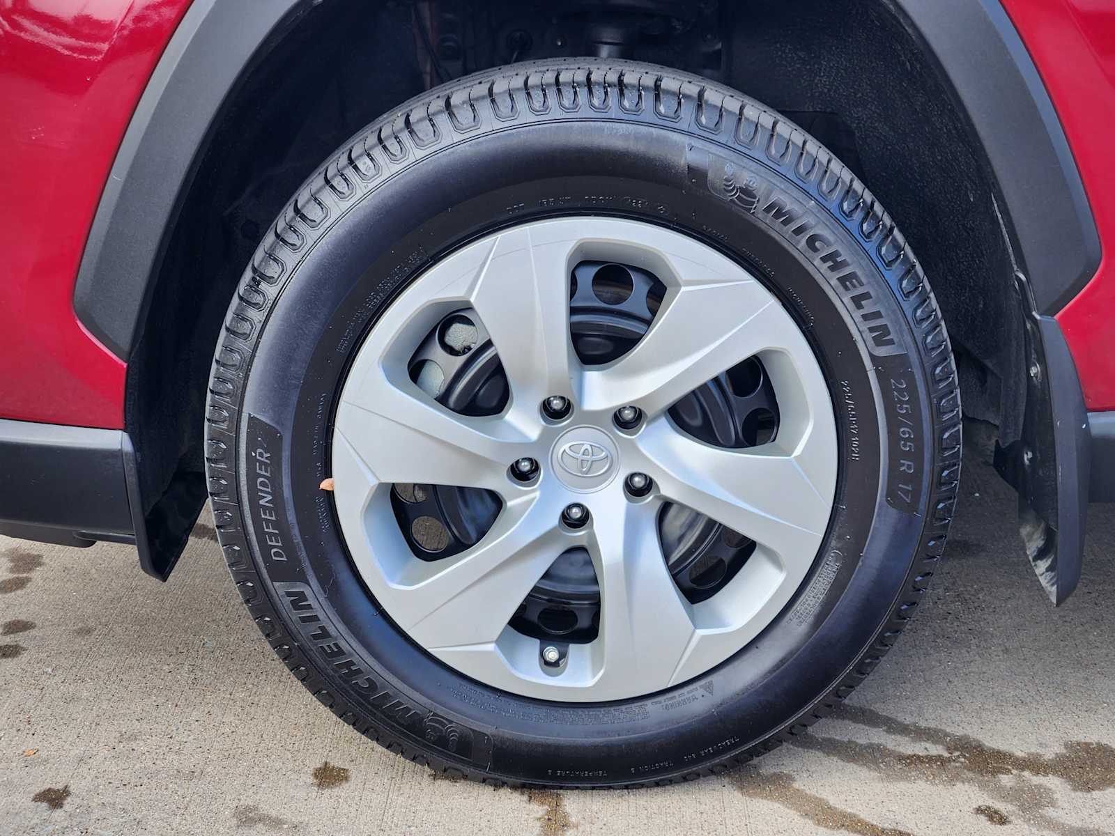 Thumbnail: 2021 Toyota RAV4 - 22