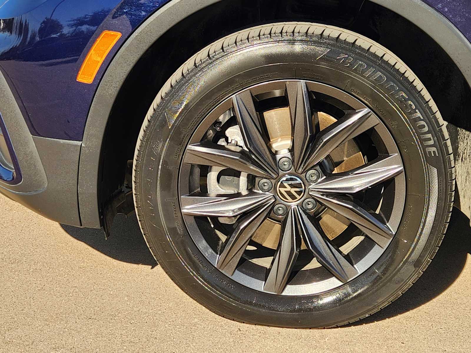 Thumbnail: 2023 Volkswagen Tiguan - 21