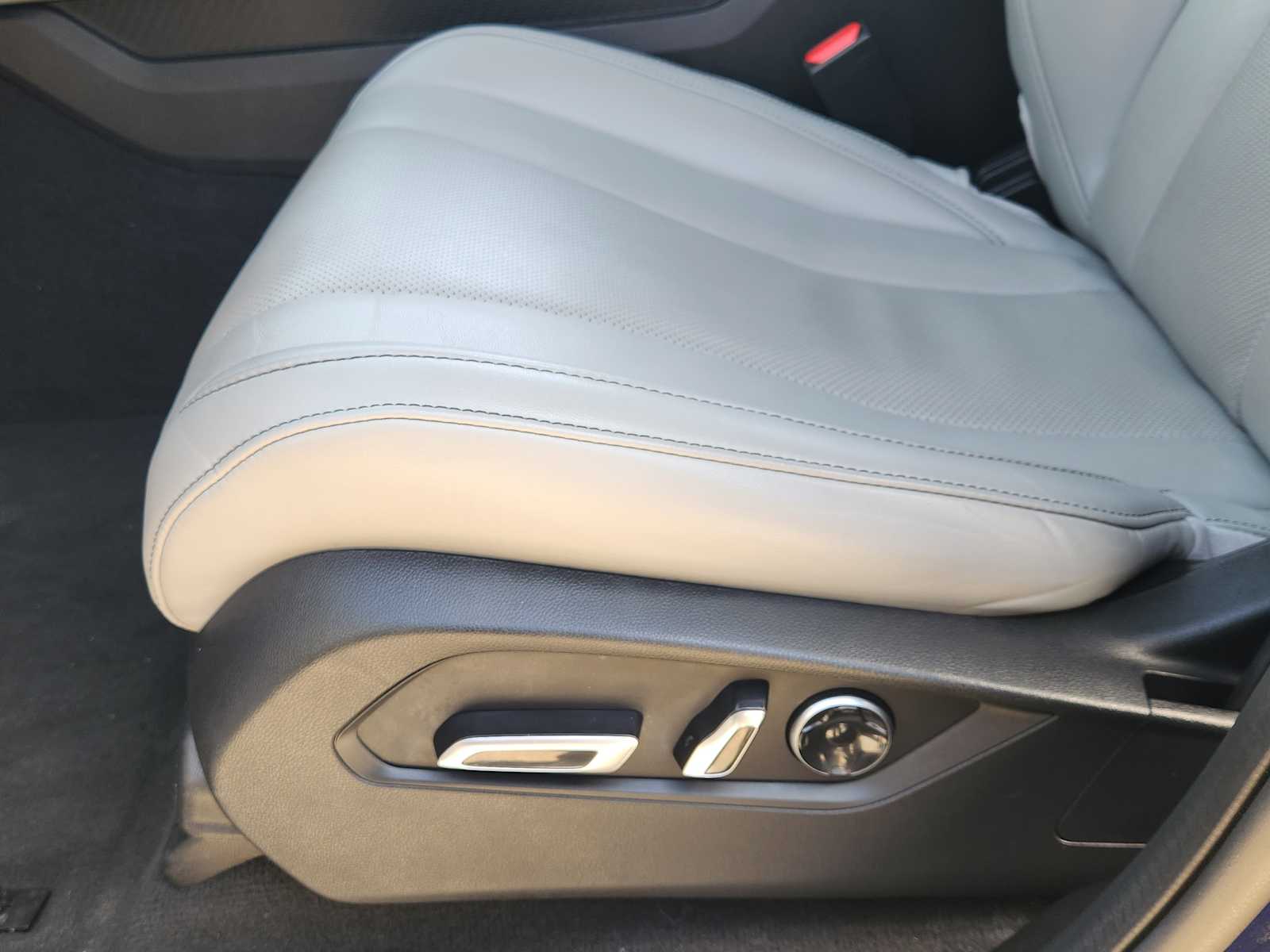 Thumbnail: 2022 Acura MDX - 31