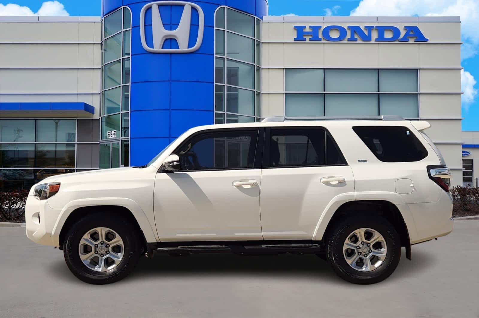 2018 Toyota 4Runner SR5 Premium photo 3