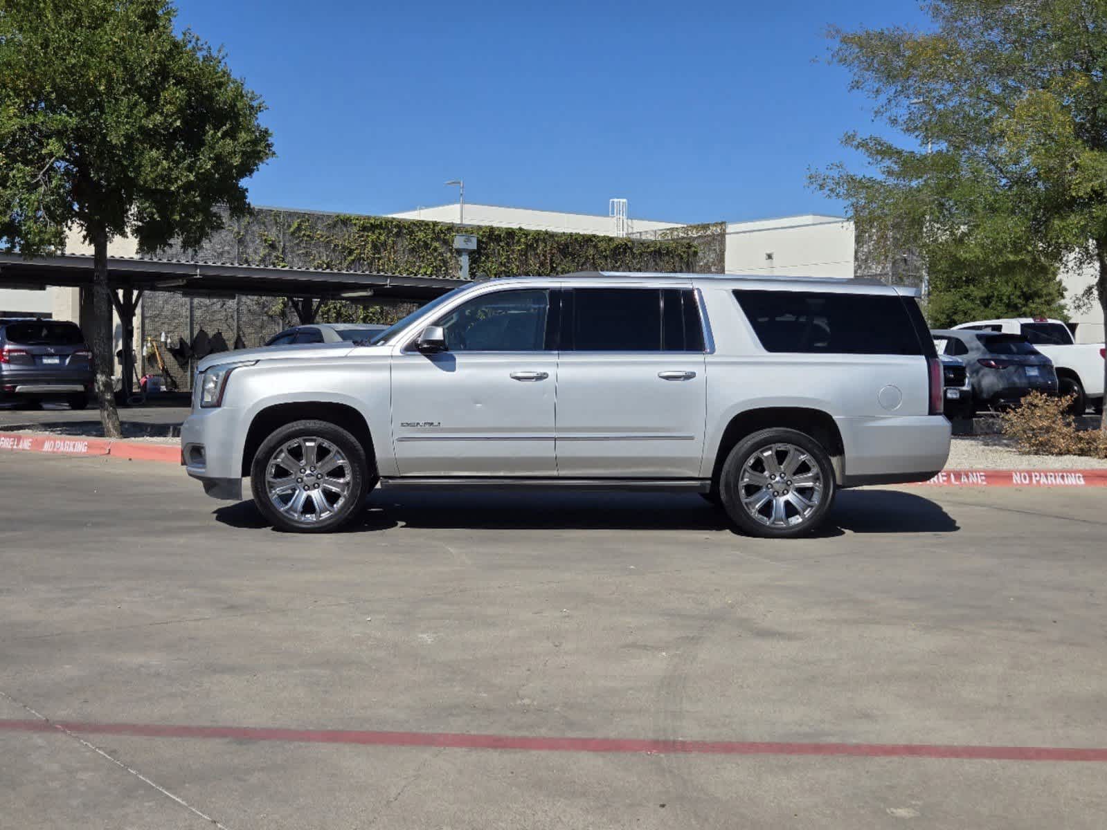 2015 GMC Yukon XL Denali 3