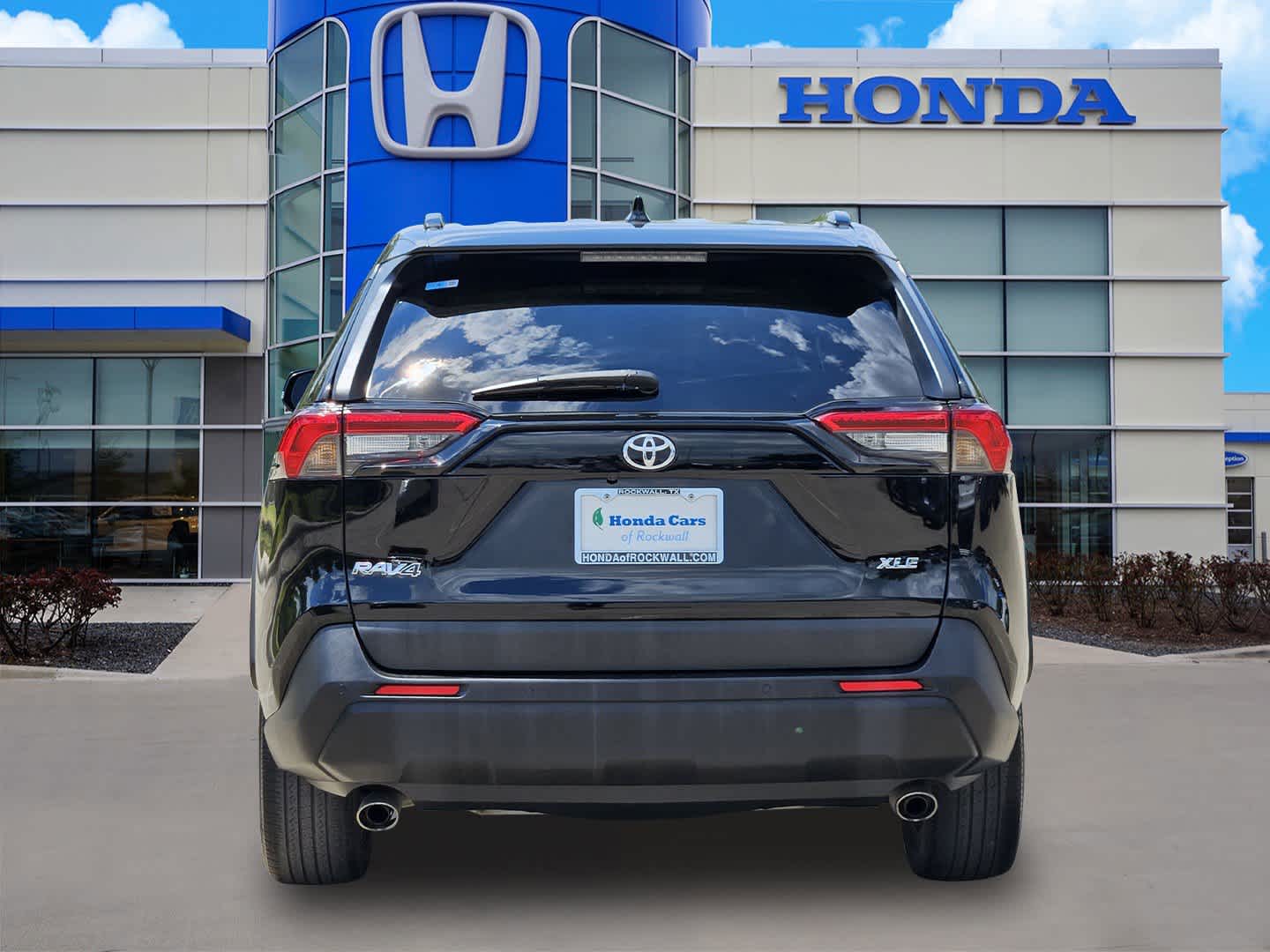 Thumbnail: 2021 Toyota RAV4 - 4
