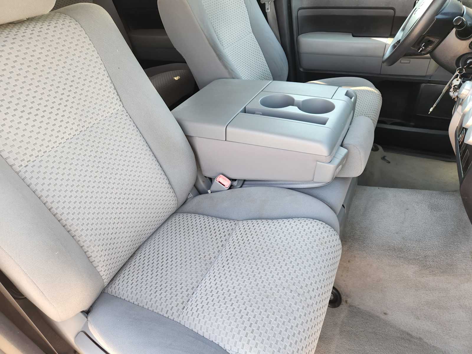 Thumbnail: 2011 Toyota Tundra - 14