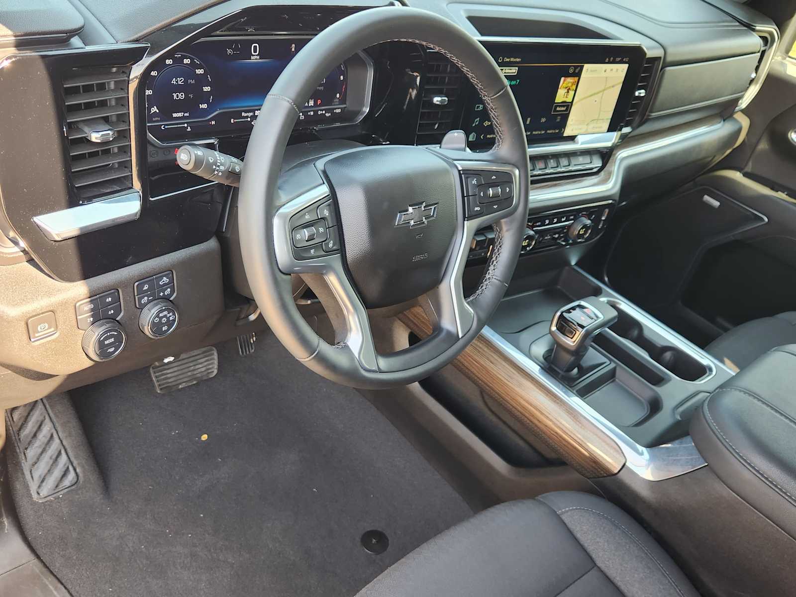 2024 Chevrolet Silverado 1500 RST photo 2