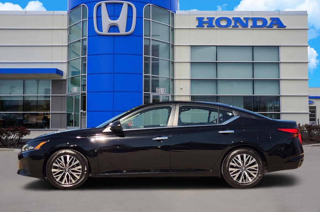 Used 2024 Nissan Altima 2.5 SV Sedan