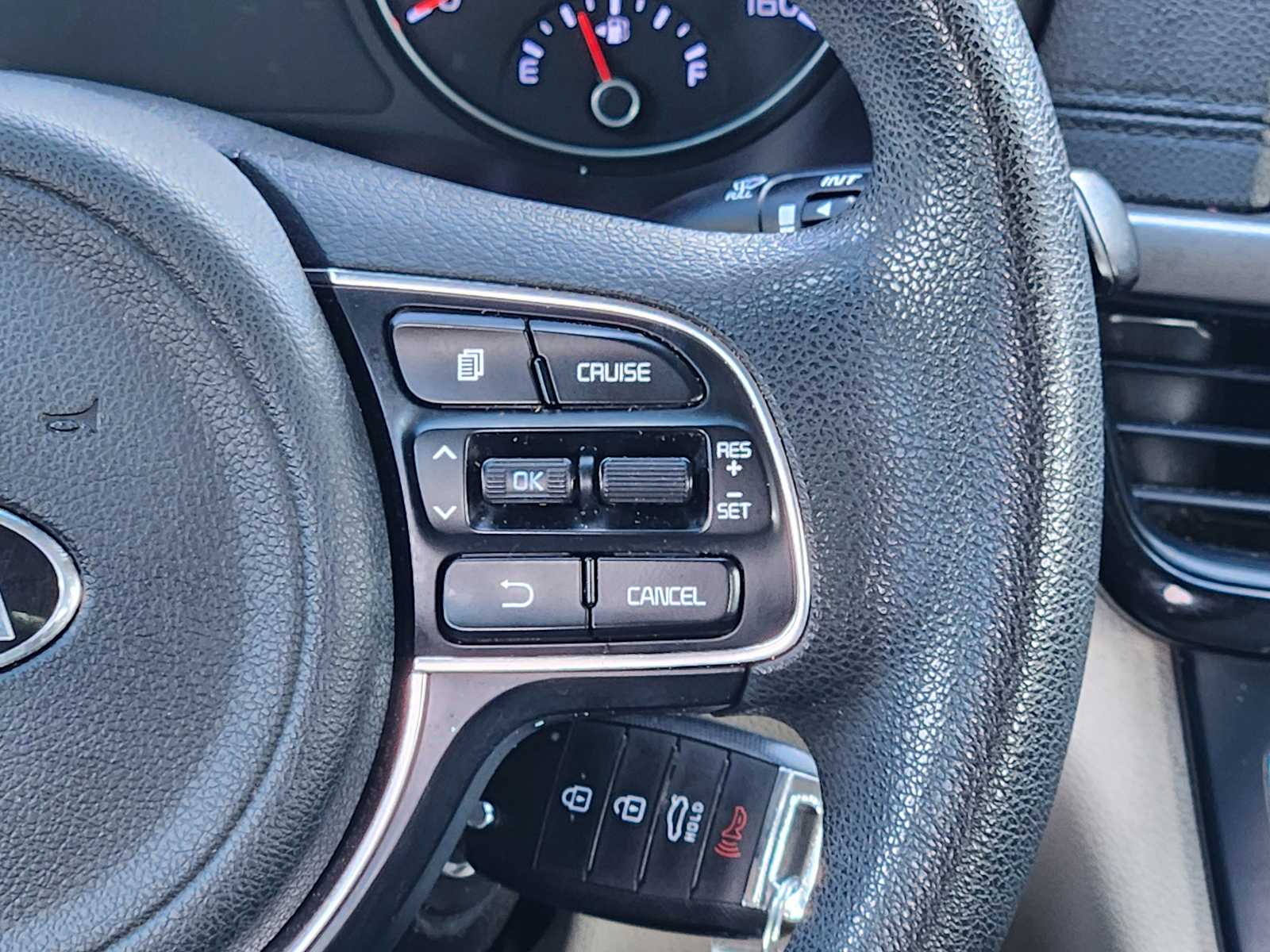 Thumbnail: 2018 Kia Optima - 32