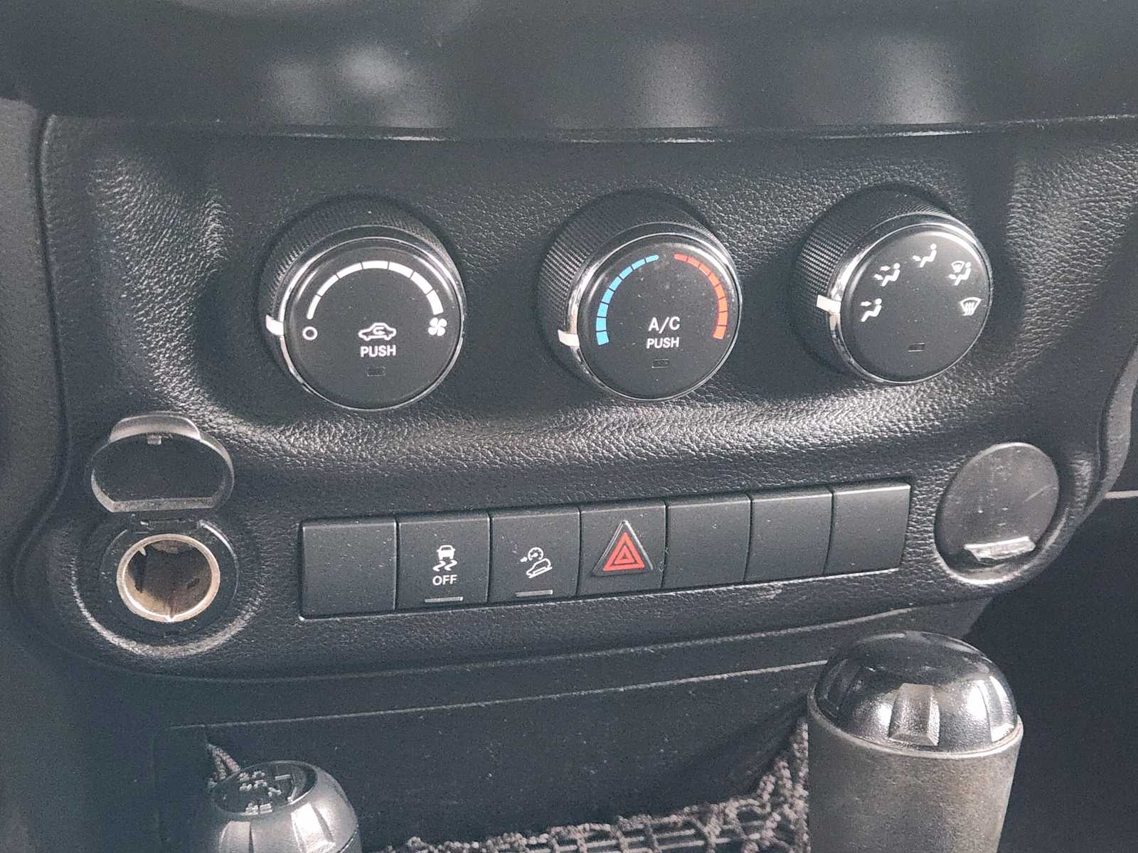 Thumbnail: 2013 Jeep Wrangler - 26
