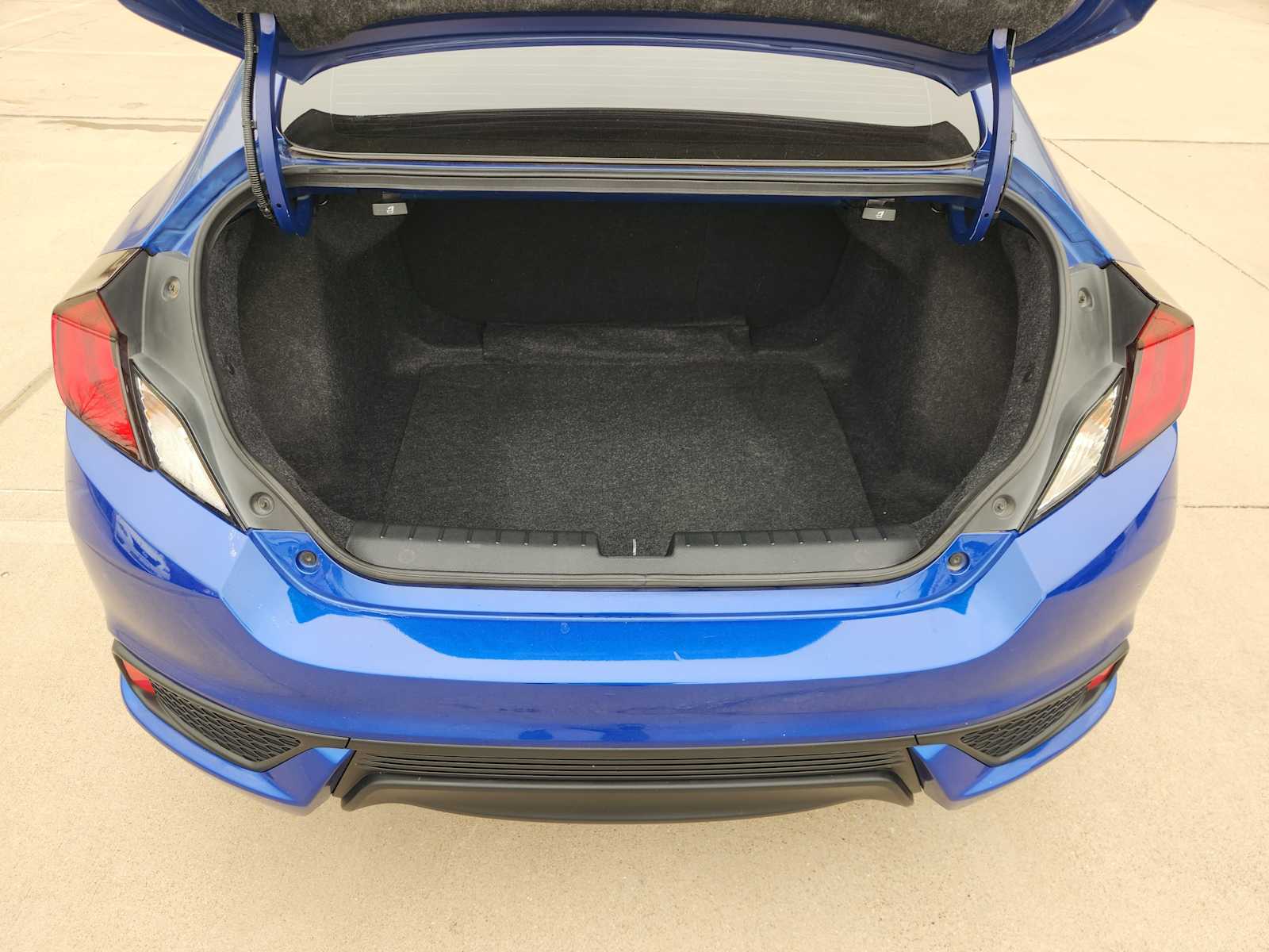 Thumbnail: 2018 Honda Civic - 18