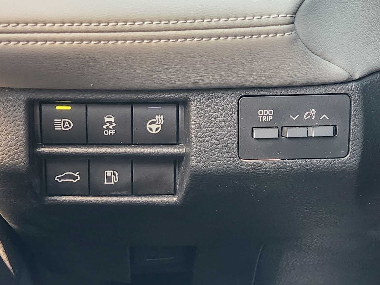 Thumbnail: 2020 Toyota Avalon - 26