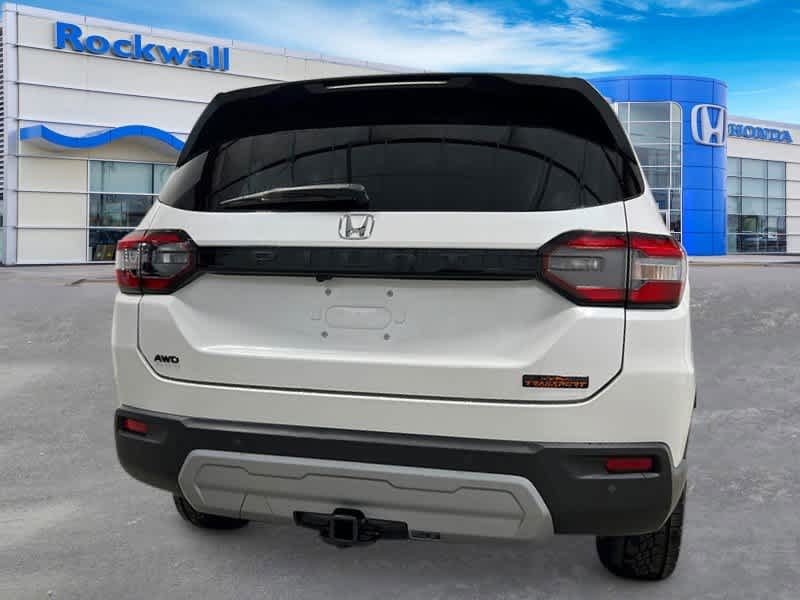 2025 Honda Pilot TrailSport photo 3
