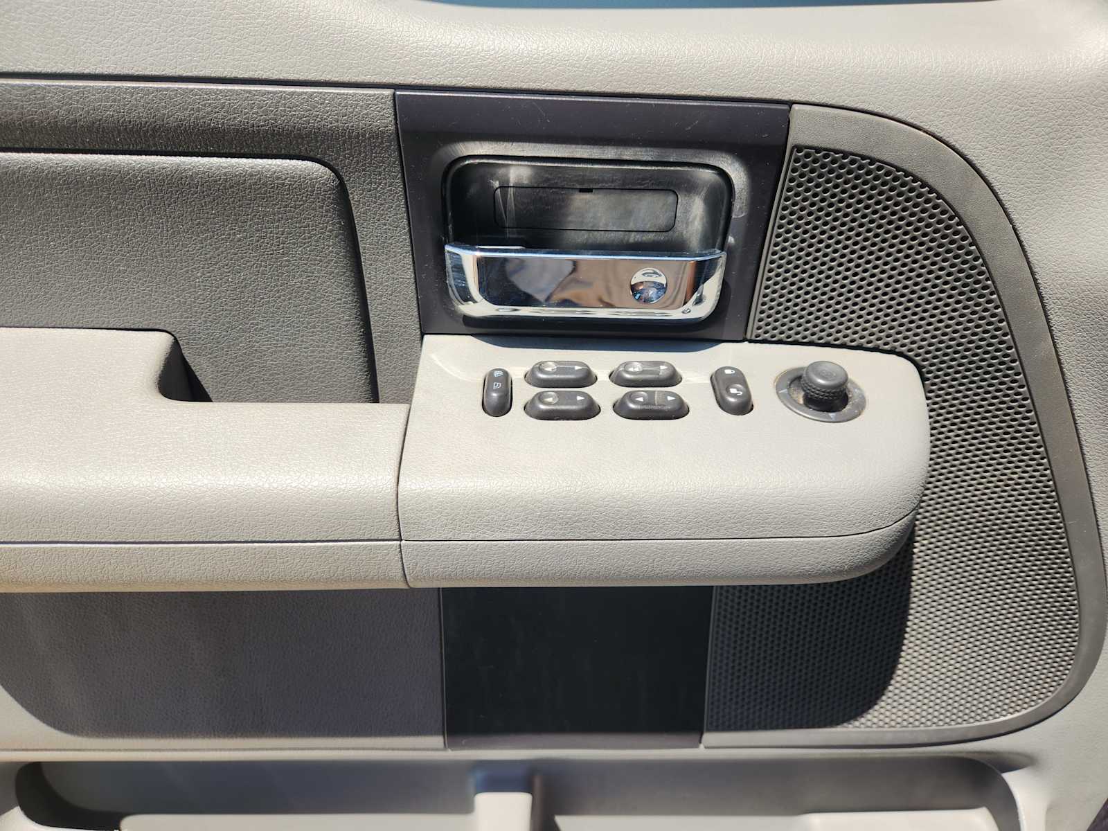 Thumbnail: 2006 Ford Econoline - 28